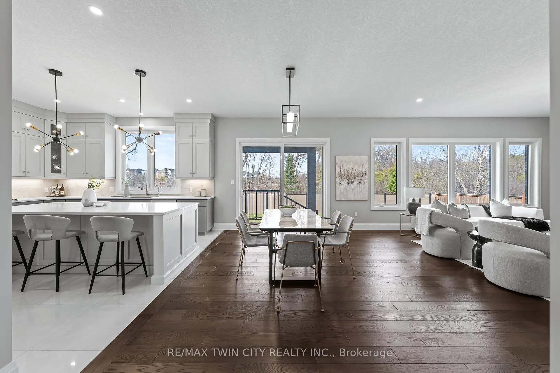 Photo 14 of 581 Manor Ridge Crescent, Waterloo — HOMEH