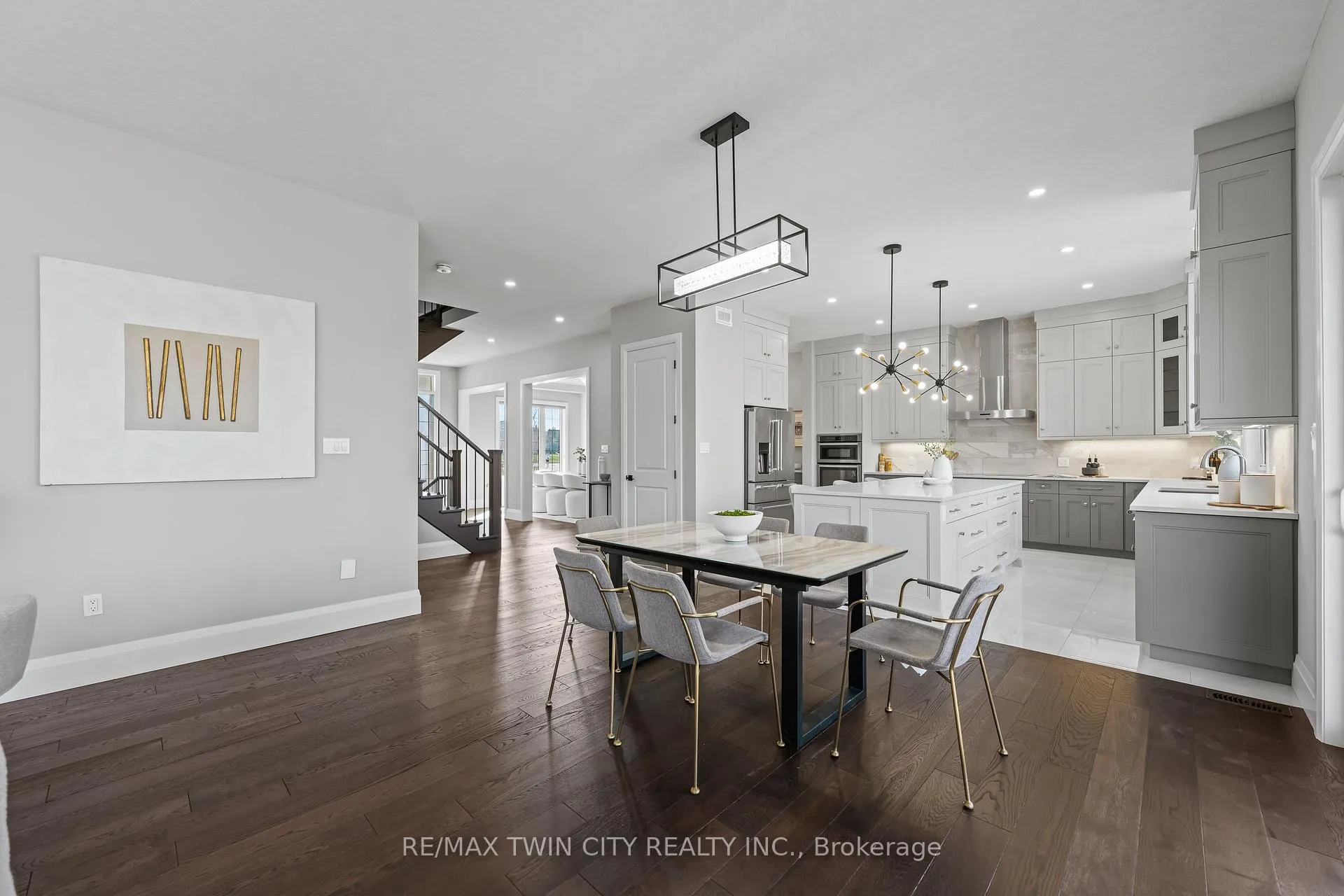 Photo 15 of 581 Manor Ridge Crescent, Waterloo — HOMEH