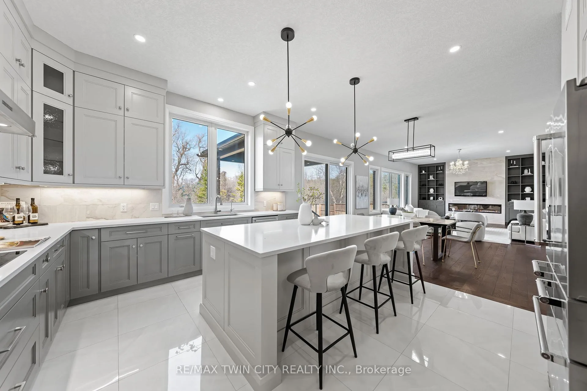 Photo 17 of 581 Manor Ridge Crescent, Waterloo — HOMEH