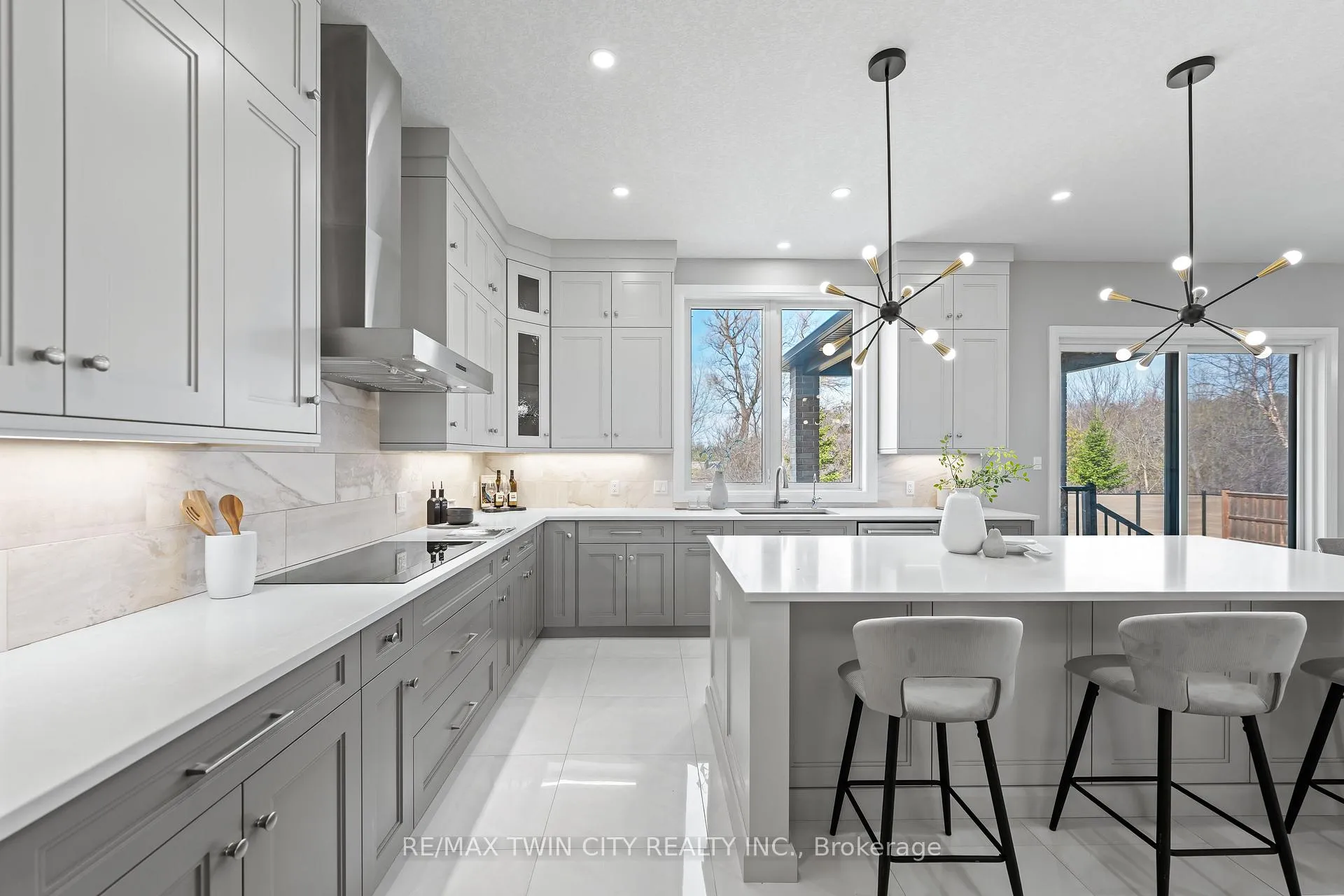 Photo 20 of 581 Manor Ridge Crescent, Waterloo — HOMEH