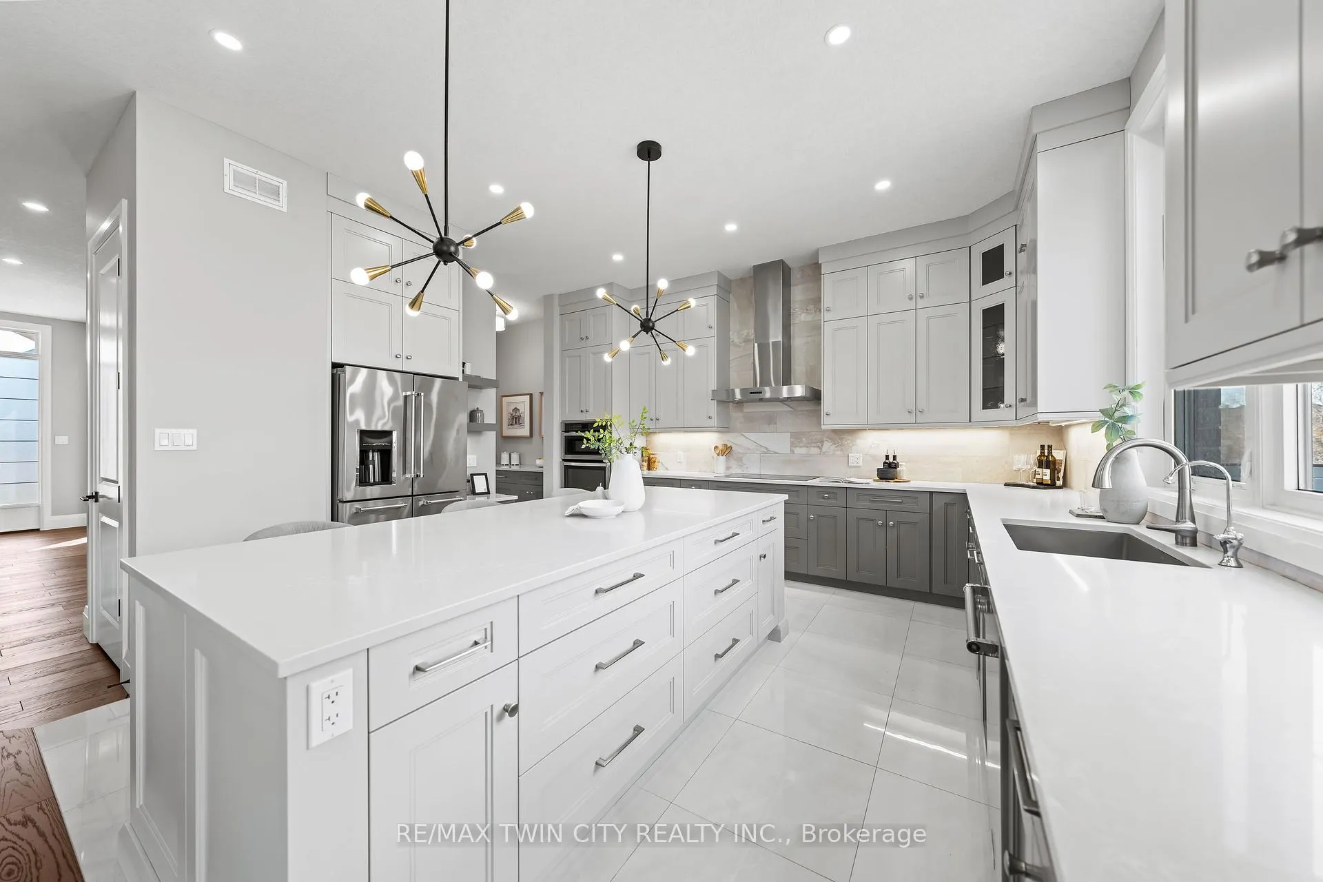 Photo 21 of 581 Manor Ridge Crescent, Waterloo — HOMEH