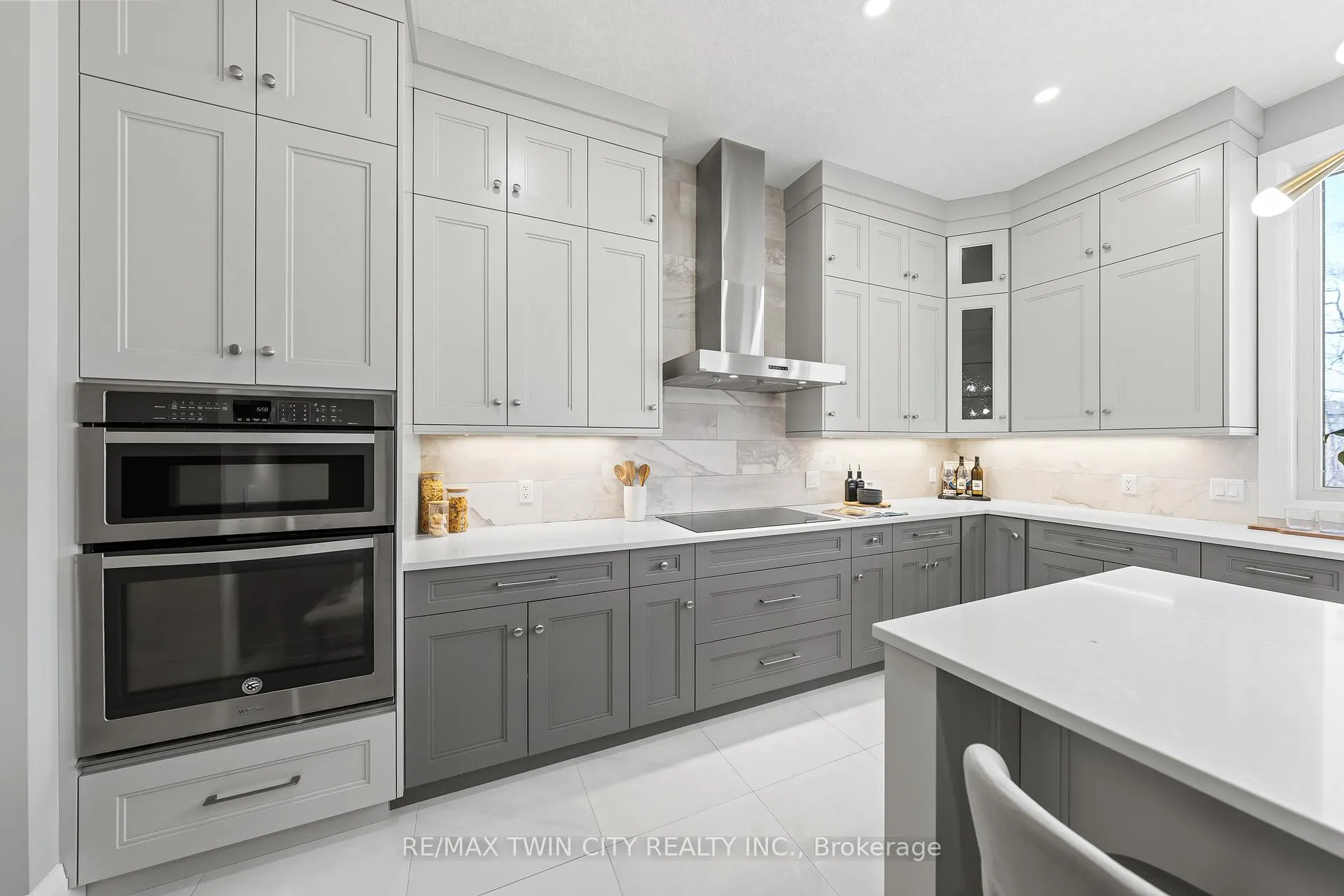 Photo 22 of 581 Manor Ridge Crescent, Waterloo — HOMEH