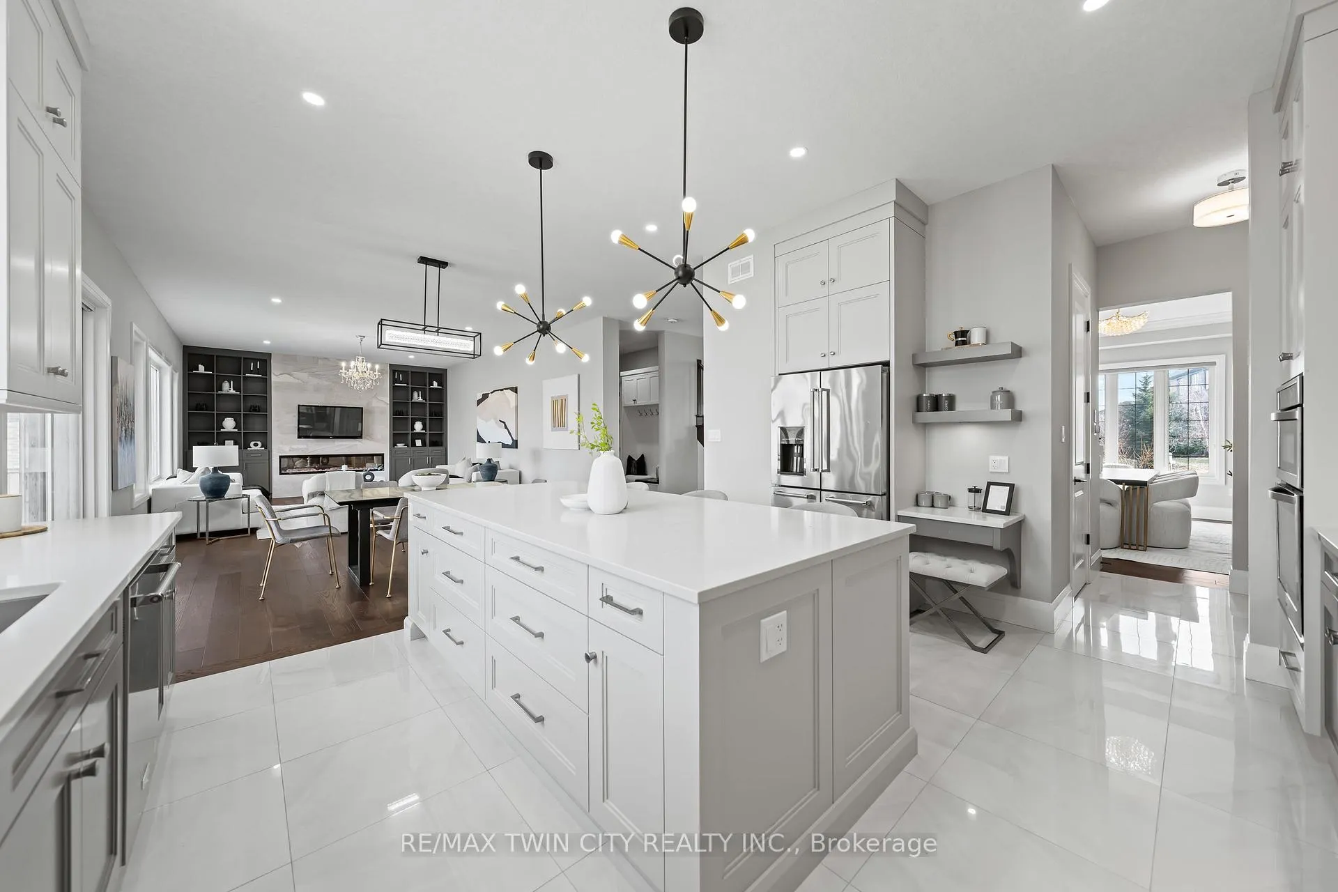 Photo 23 of 581 Manor Ridge Crescent, Waterloo — HOMEH