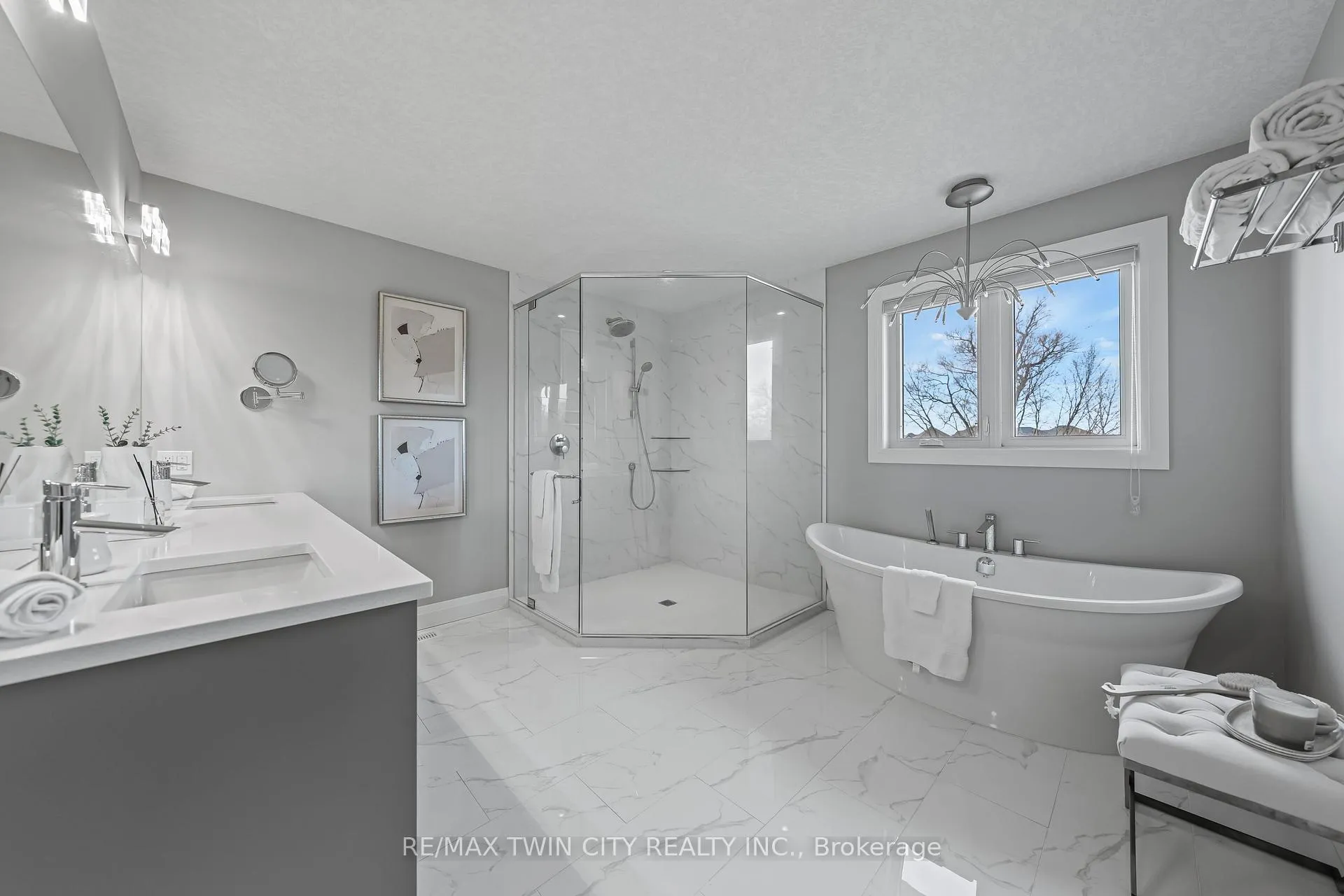 Photo 36 of 581 Manor Ridge Crescent, Waterloo — HOMEH