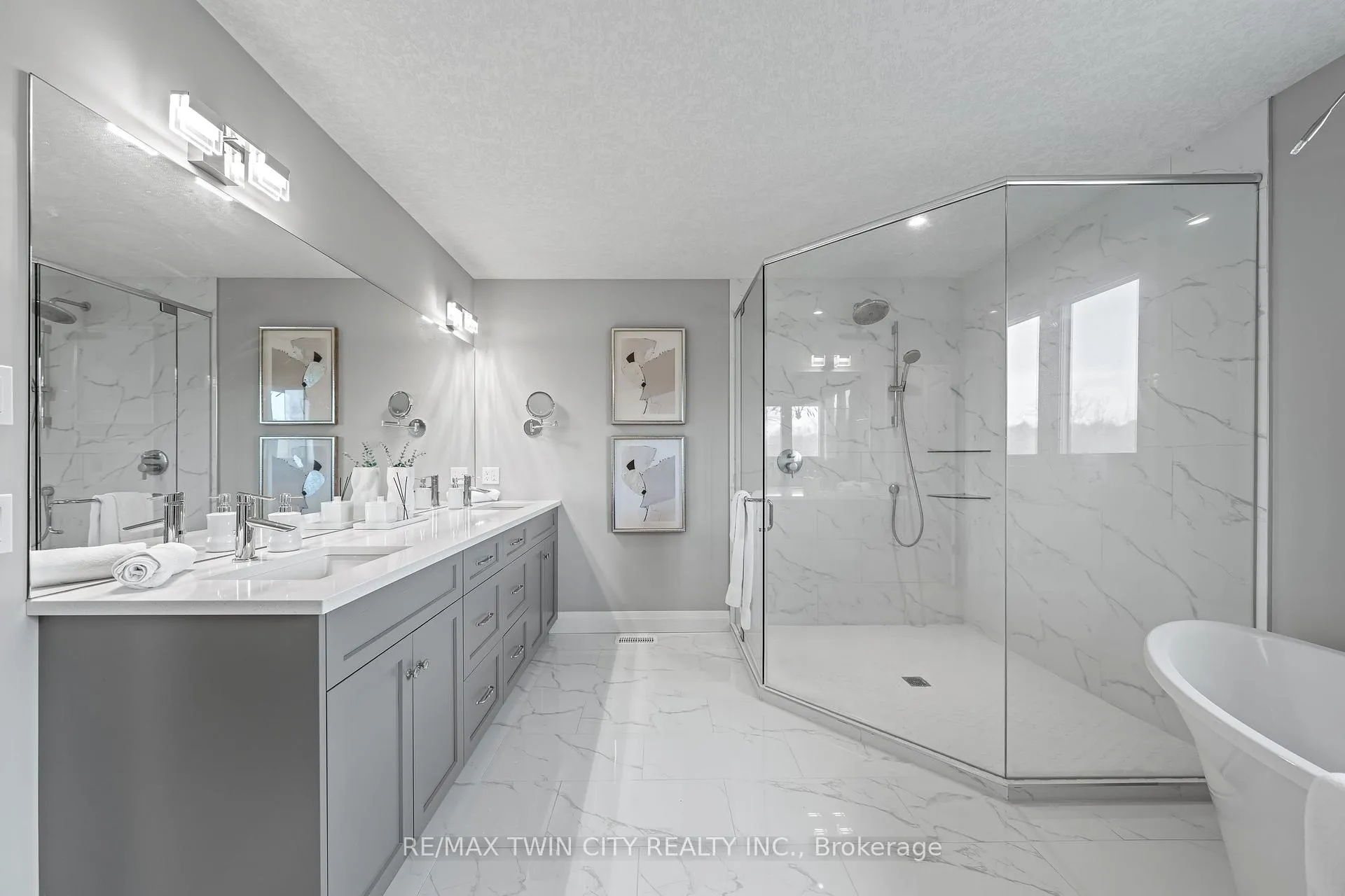 Photo 37 of 581 Manor Ridge Crescent, Waterloo — HOMEH