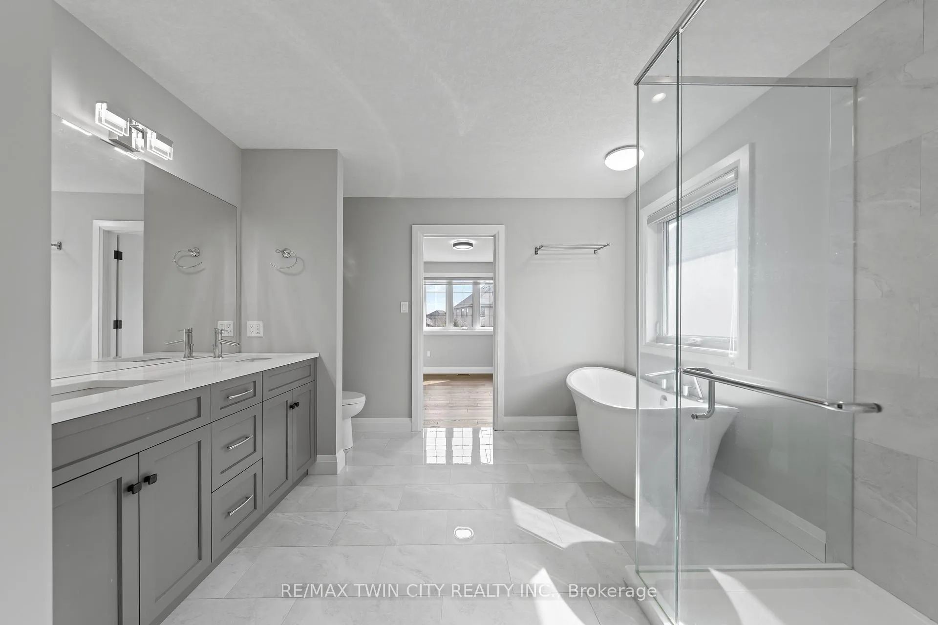 Photo 39 of 581 Manor Ridge Crescent, Waterloo — HOMEH