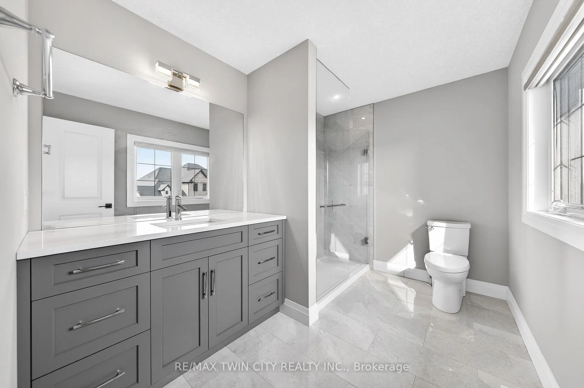Photo 43 of 581 Manor Ridge Crescent, Waterloo — HOMEH