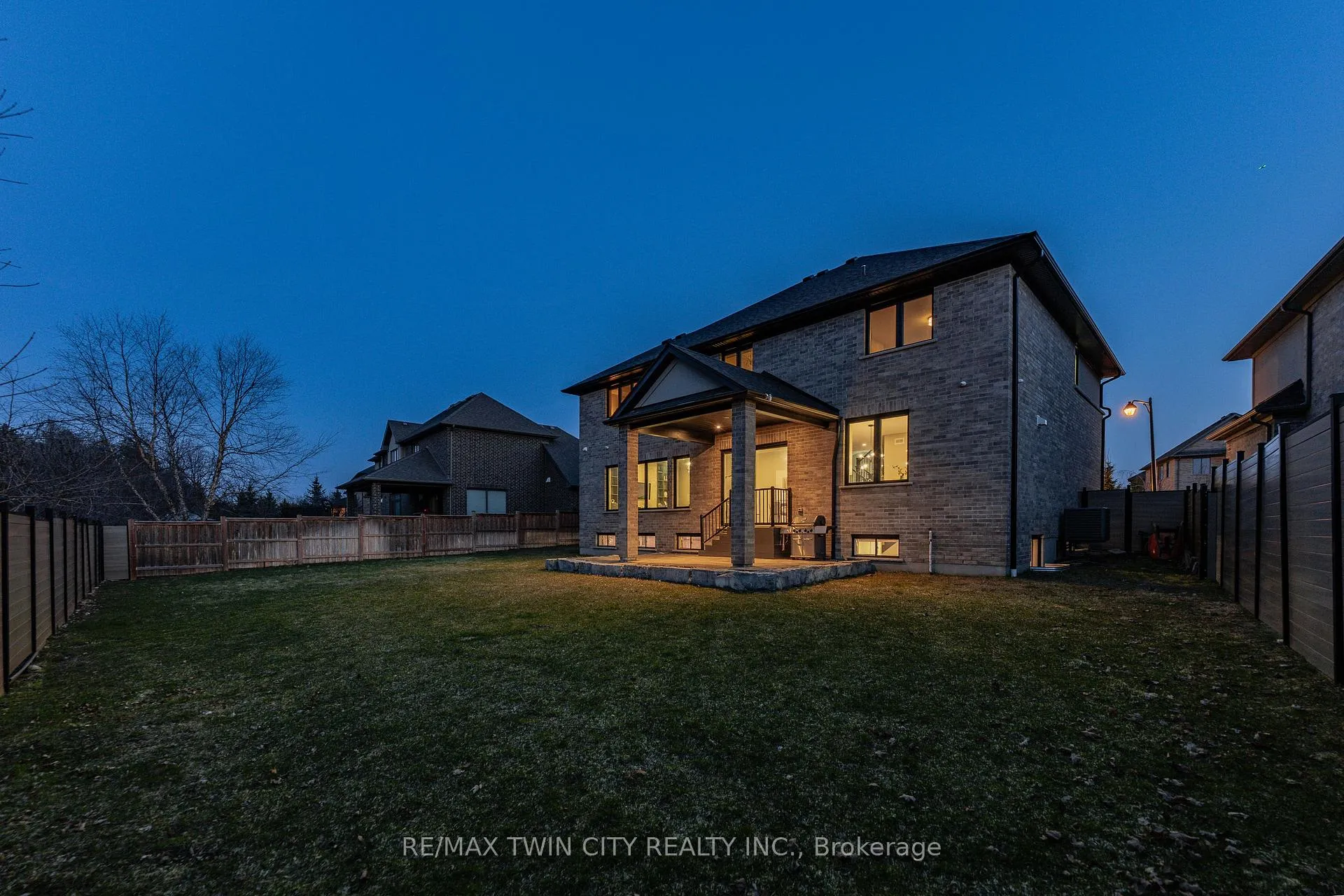 Photo 45 of 581 Manor Ridge Crescent, Waterloo — HOMEH