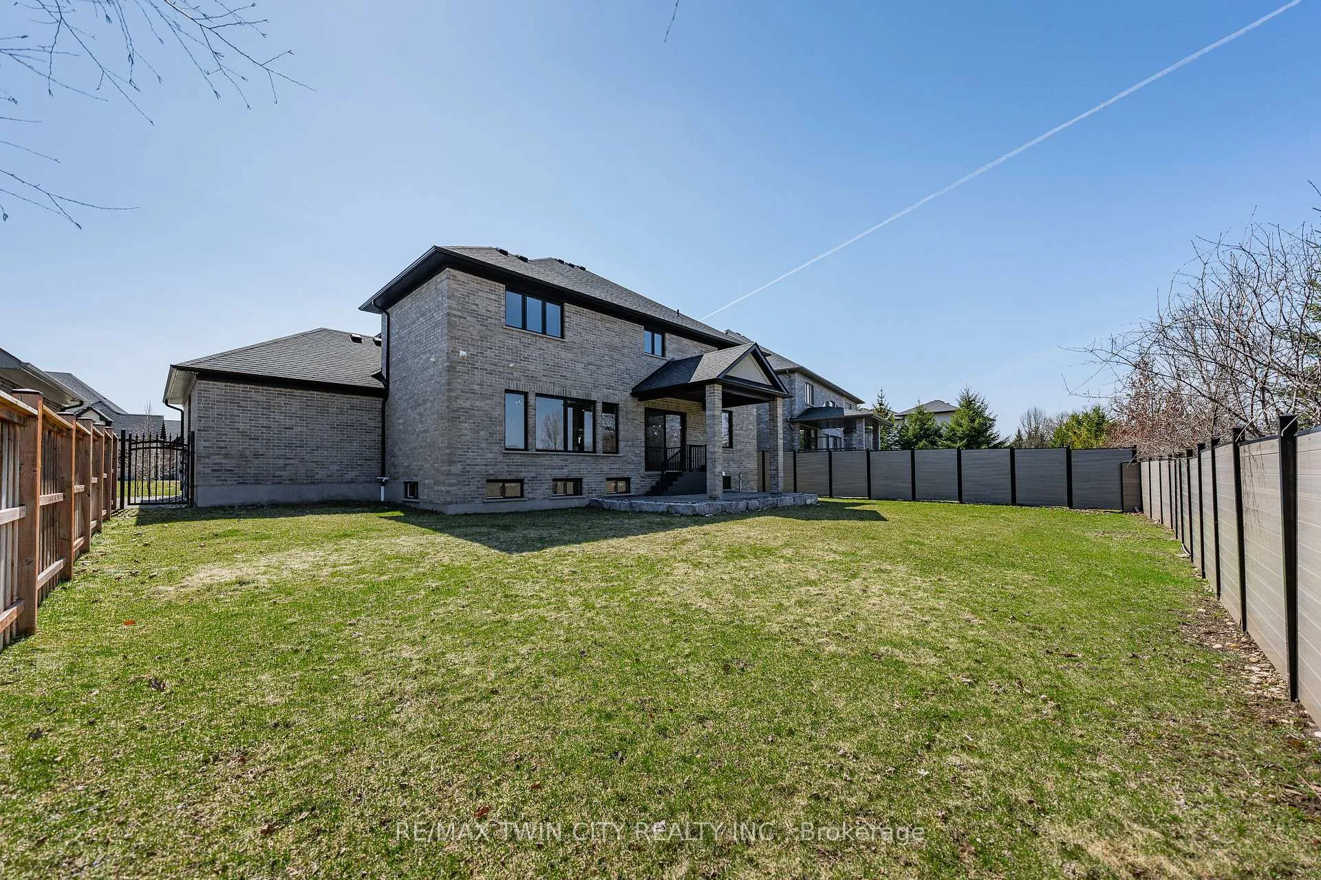 Photo 47 of 581 Manor Ridge Crescent, Waterloo — HOMEH
