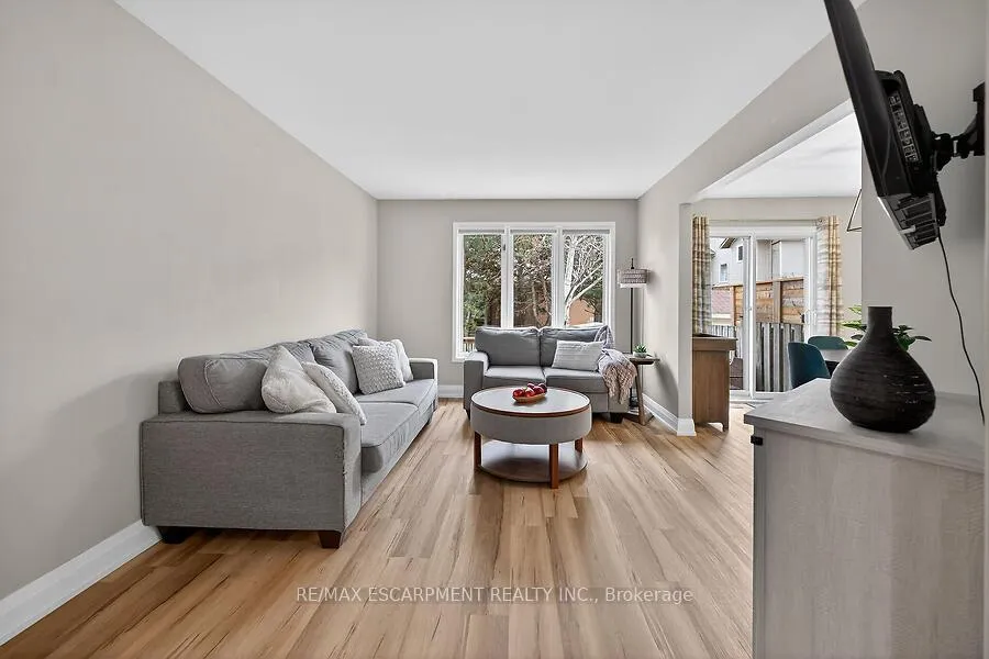 Photo 7 of 53 Pinewoods Drive, Hamilton, Stoney Creek Mountain — HOMEH