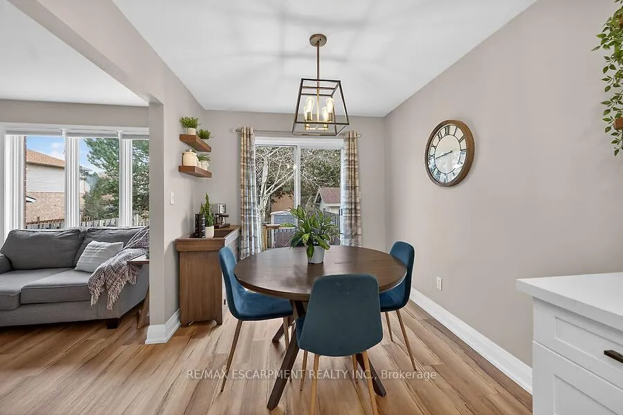 Photo 12 of 53 Pinewoods Drive, Hamilton, Stoney Creek Mountain — HOMEH