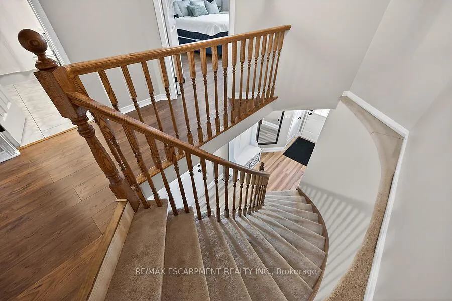 Photo 19 of 53 Pinewoods Drive, Hamilton, Stoney Creek Mountain — HOMEH