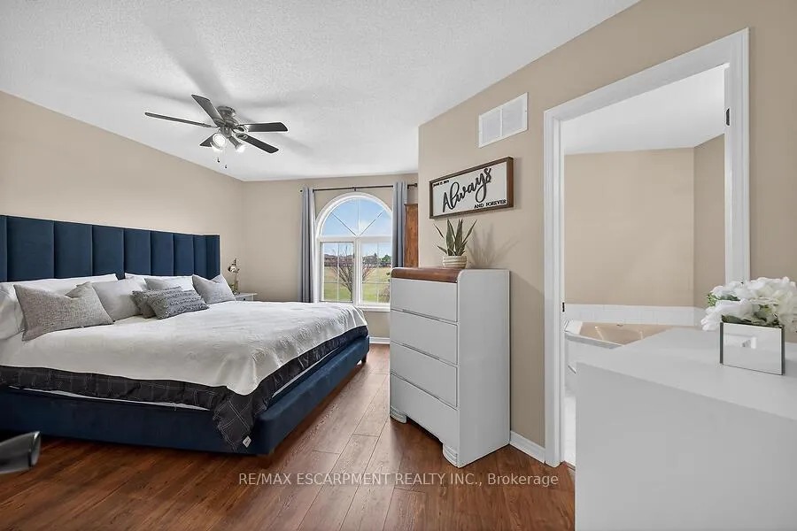 Photo 22 of 53 Pinewoods Drive, Hamilton, Stoney Creek Mountain — HOMEH