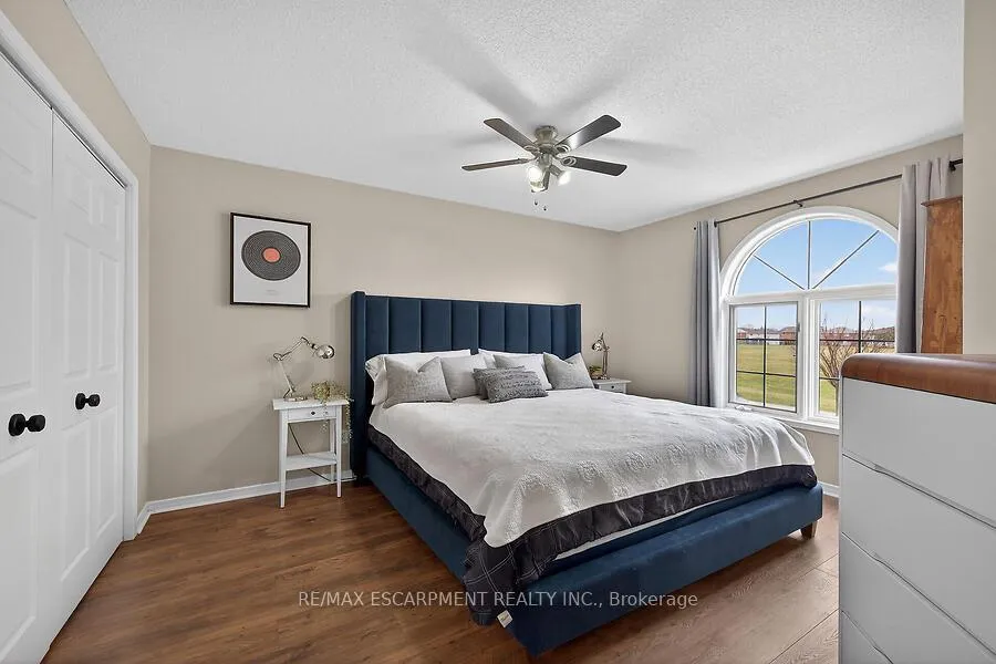 Photo 23 of 53 Pinewoods Drive, Hamilton, Stoney Creek Mountain — HOMEH