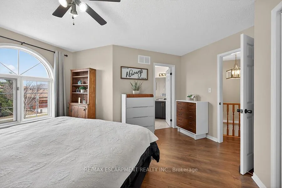 Photo 24 of 53 Pinewoods Drive, Hamilton, Stoney Creek Mountain — HOMEH