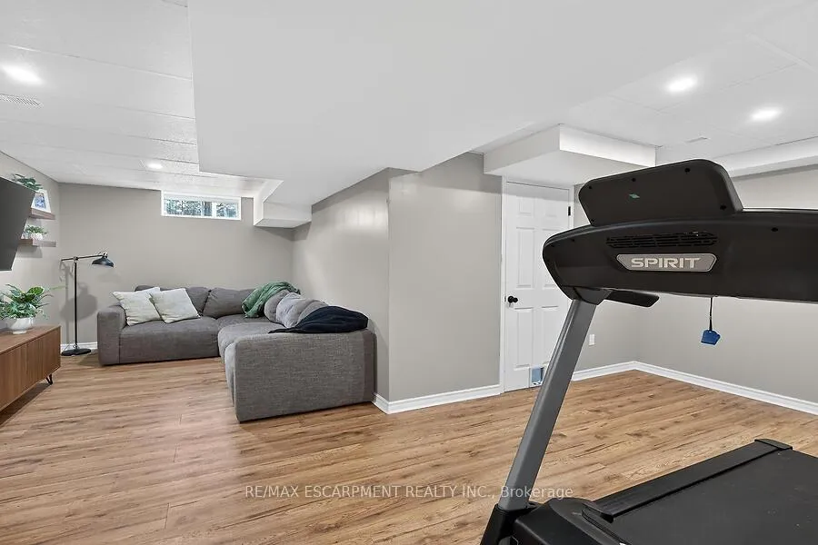 Photo 33 of 53 Pinewoods Drive, Hamilton, Stoney Creek Mountain — HOMEH