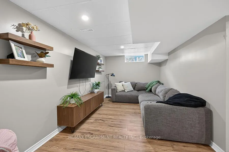Photo 34 of 53 Pinewoods Drive, Hamilton, Stoney Creek Mountain — HOMEH