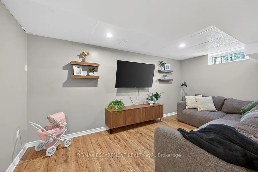 Photo 38 of 53 Pinewoods Drive, Hamilton, Stoney Creek Mountain — HOMEH