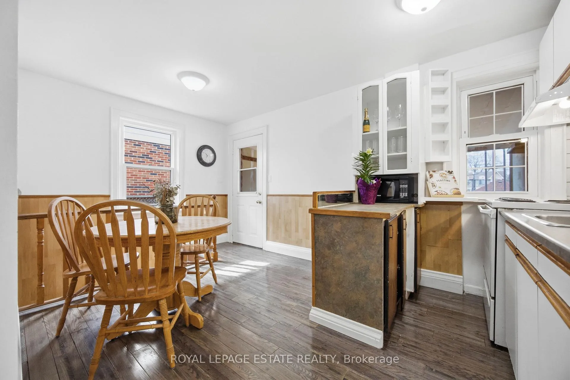 Photo 6 of 22 Medford Avenue, Scarborough, Oakridge — HOMEH