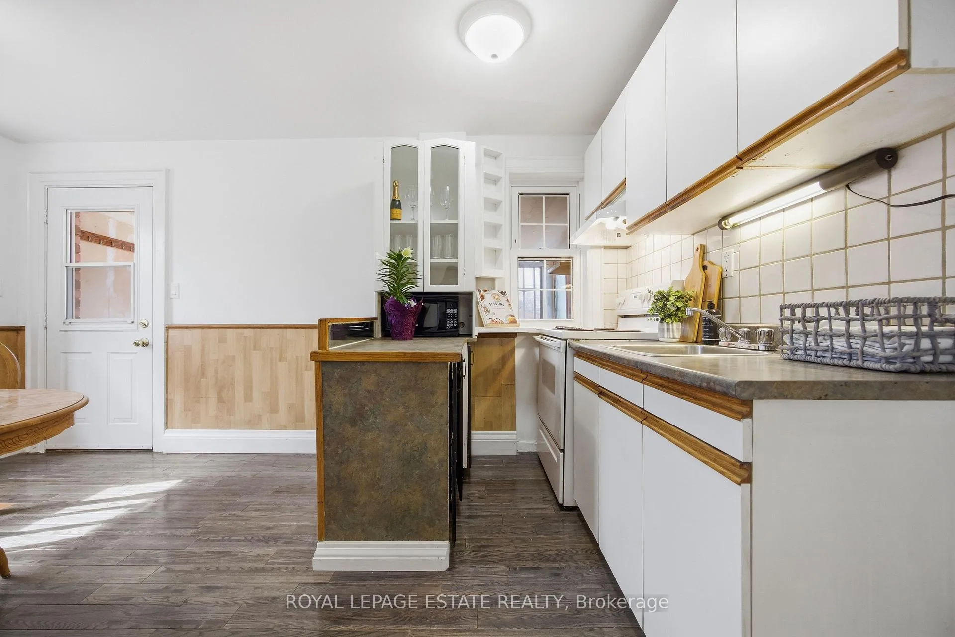 Photo 7 of 22 Medford Avenue, Scarborough, Oakridge — HOMEH