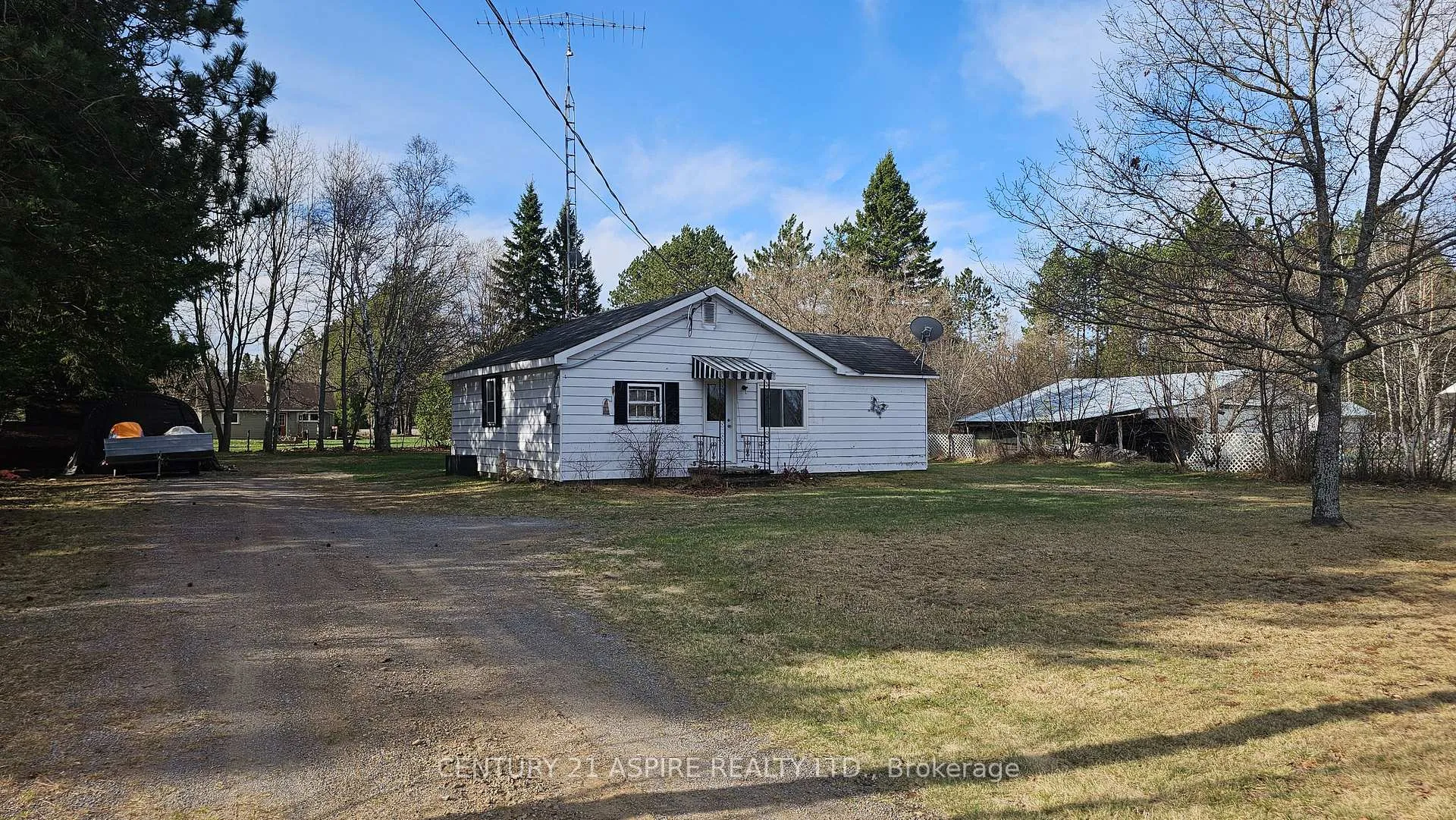 Photo 2 of 51 Major Lake Road, South Algonquin — HOMEH