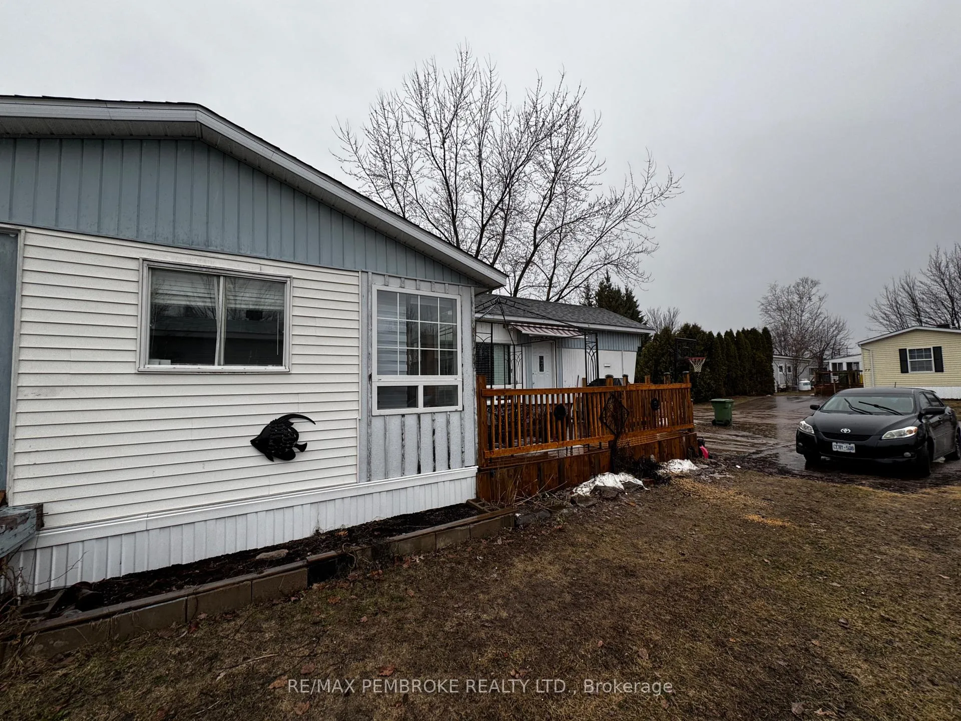 Photo 11 of 72 Pinehurst Estates, Petawawa — HOMEH