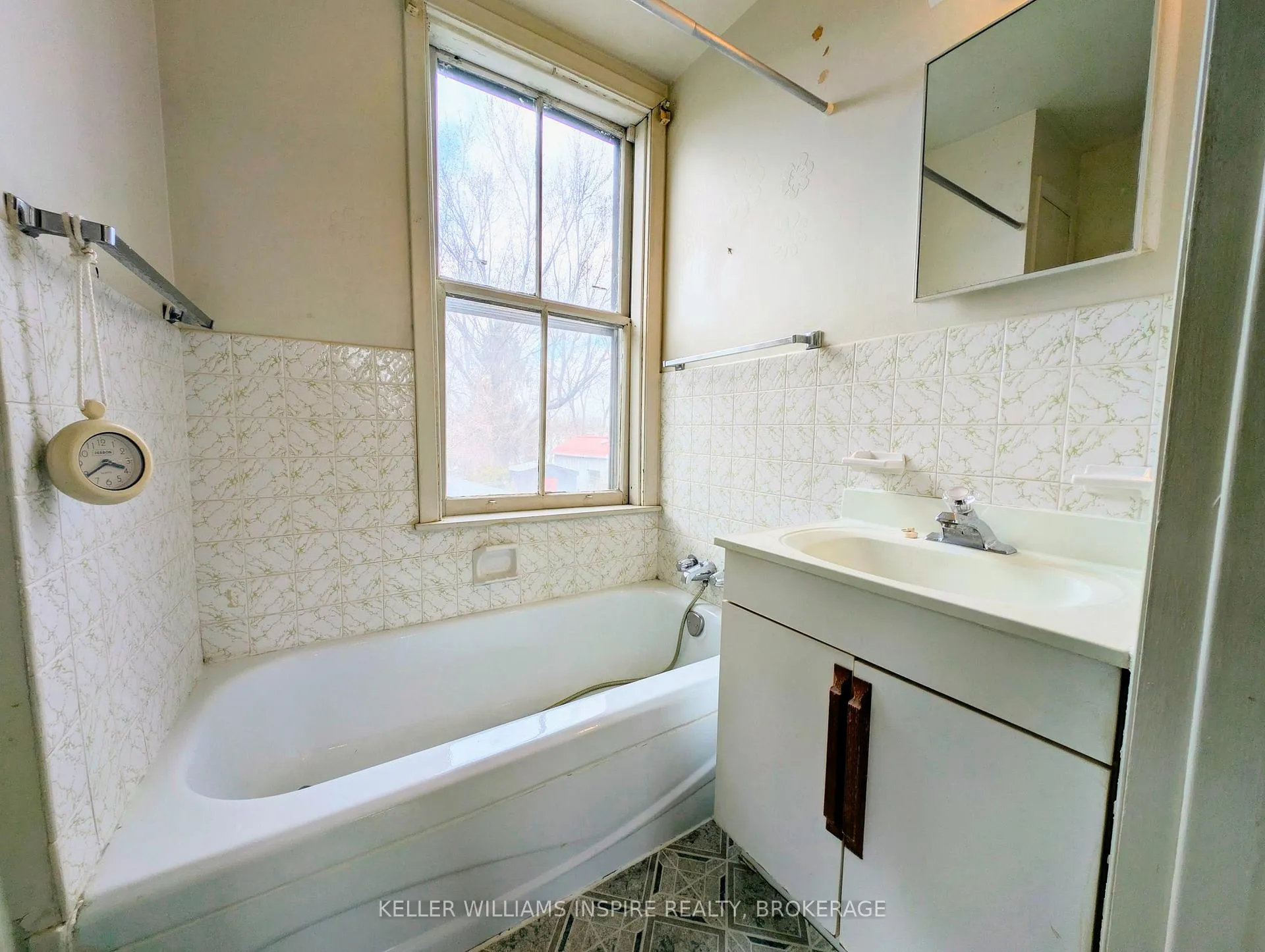 Photo 23 of 10 Redan Street, Kingston, East of Sir John A. Blvd — HOMEH