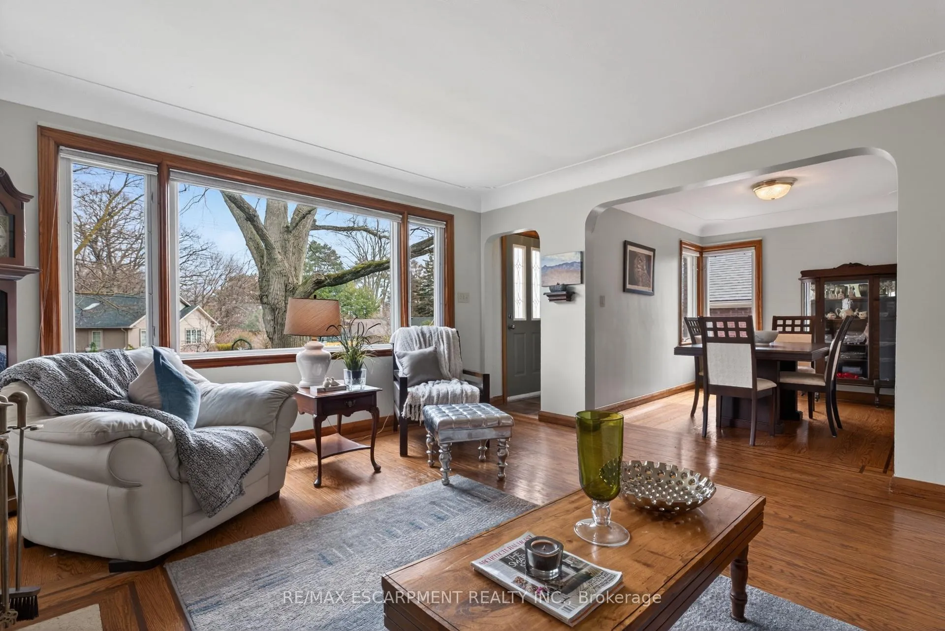 Photo 4 of 57 Park Avenue E, Burlington, LaSalle — HOMEH