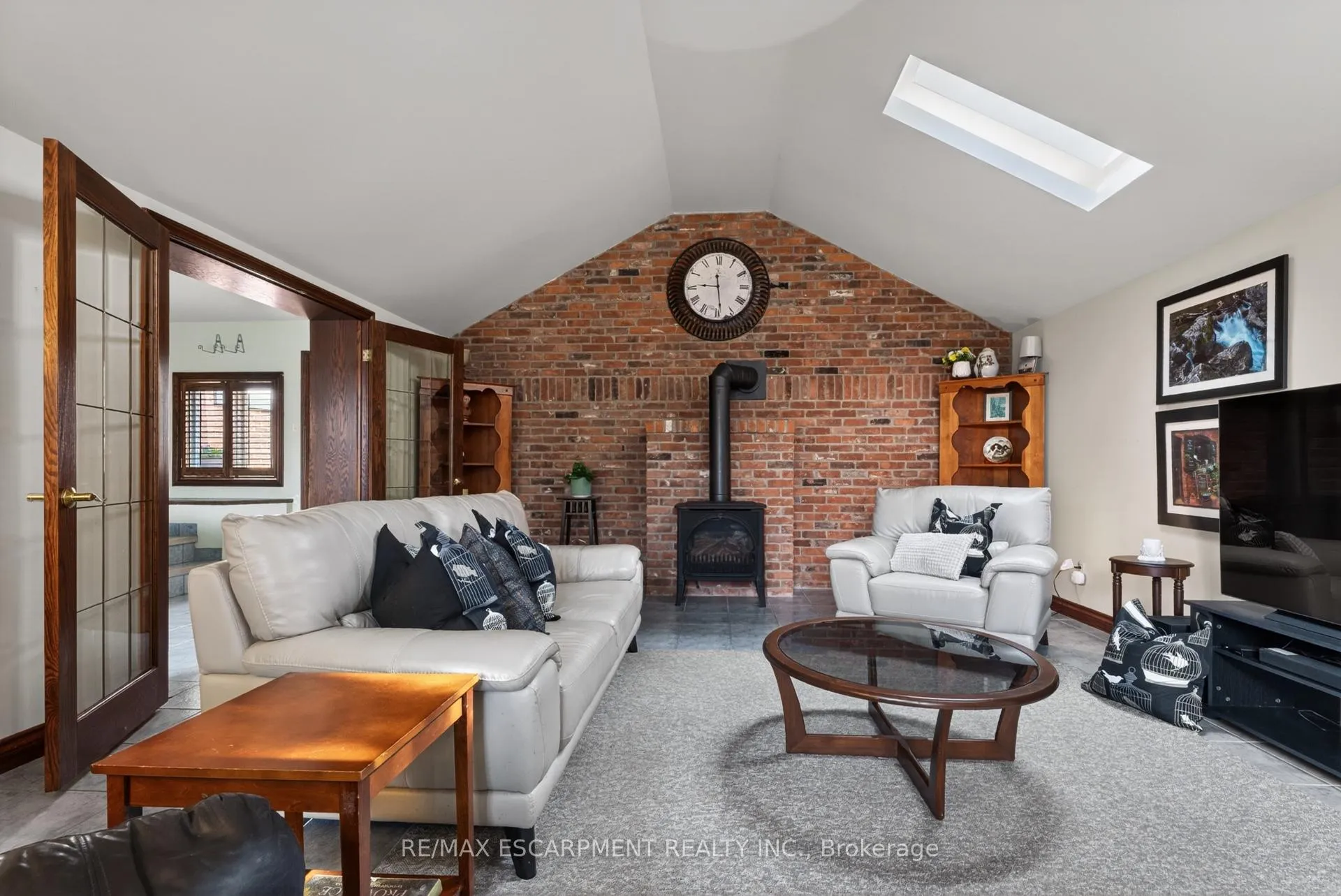 Photo 10 of 57 Park Avenue E, Burlington, LaSalle — HOMEH