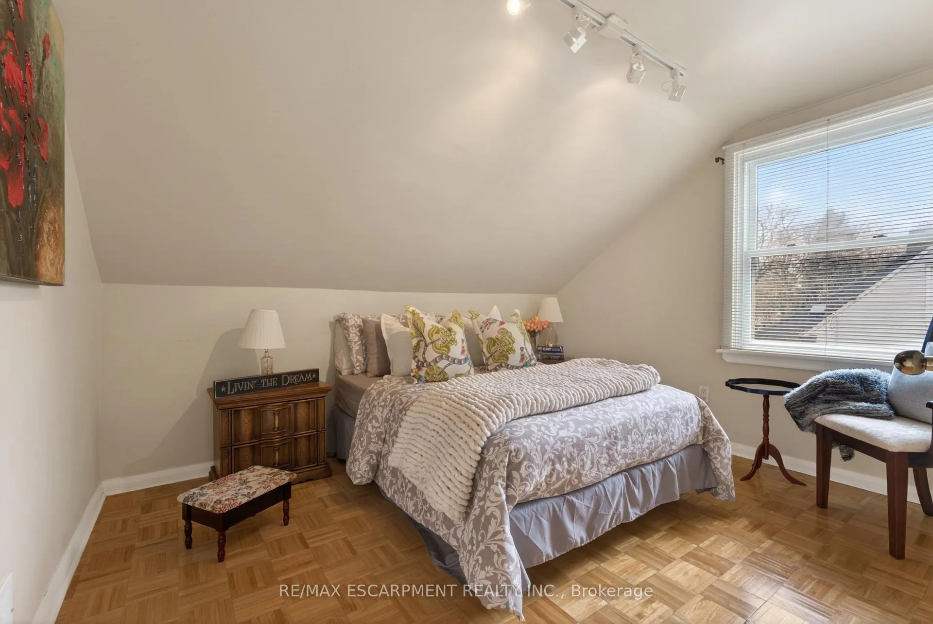 Photo 17 of 57 Park Avenue E, Burlington, LaSalle — HOMEH