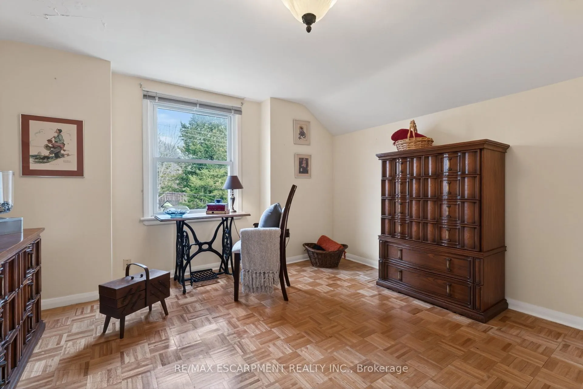 Photo 18 of 57 Park Avenue E, Burlington, LaSalle — HOMEH