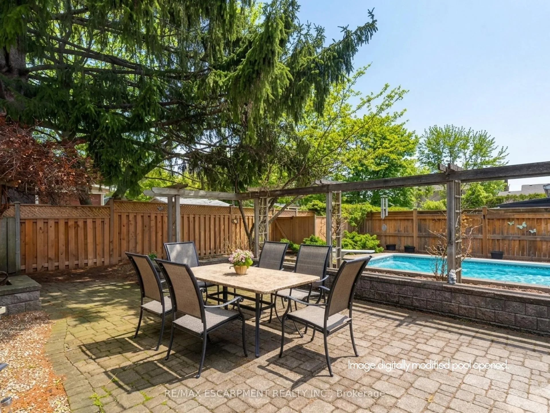 Photo 24 of 57 Park Avenue E, Burlington, LaSalle — HOMEH