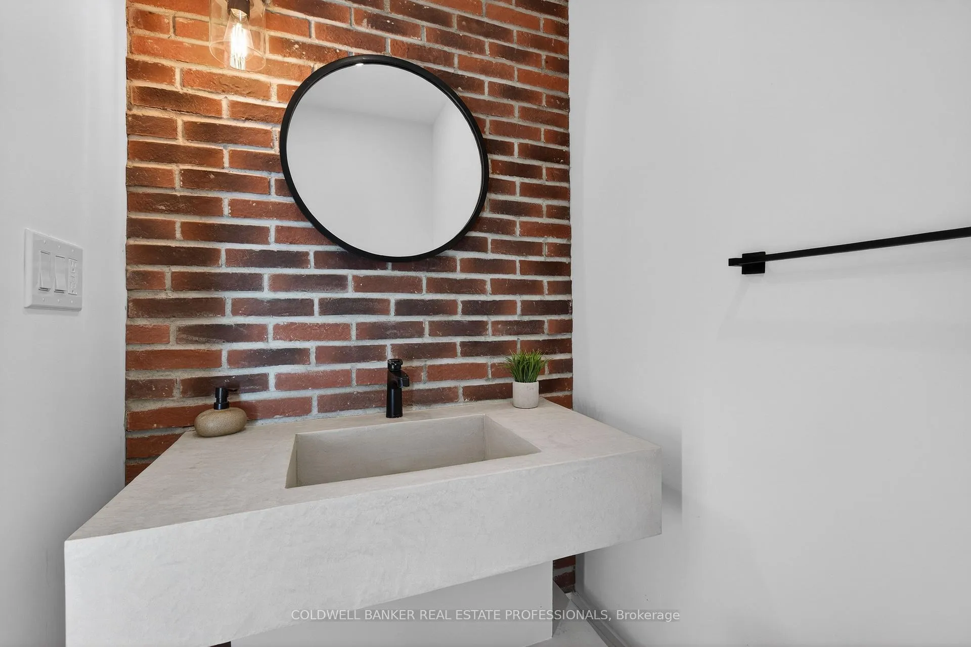 Photo 13 of 3 Milton Road, Toronto, East York — HOMEH