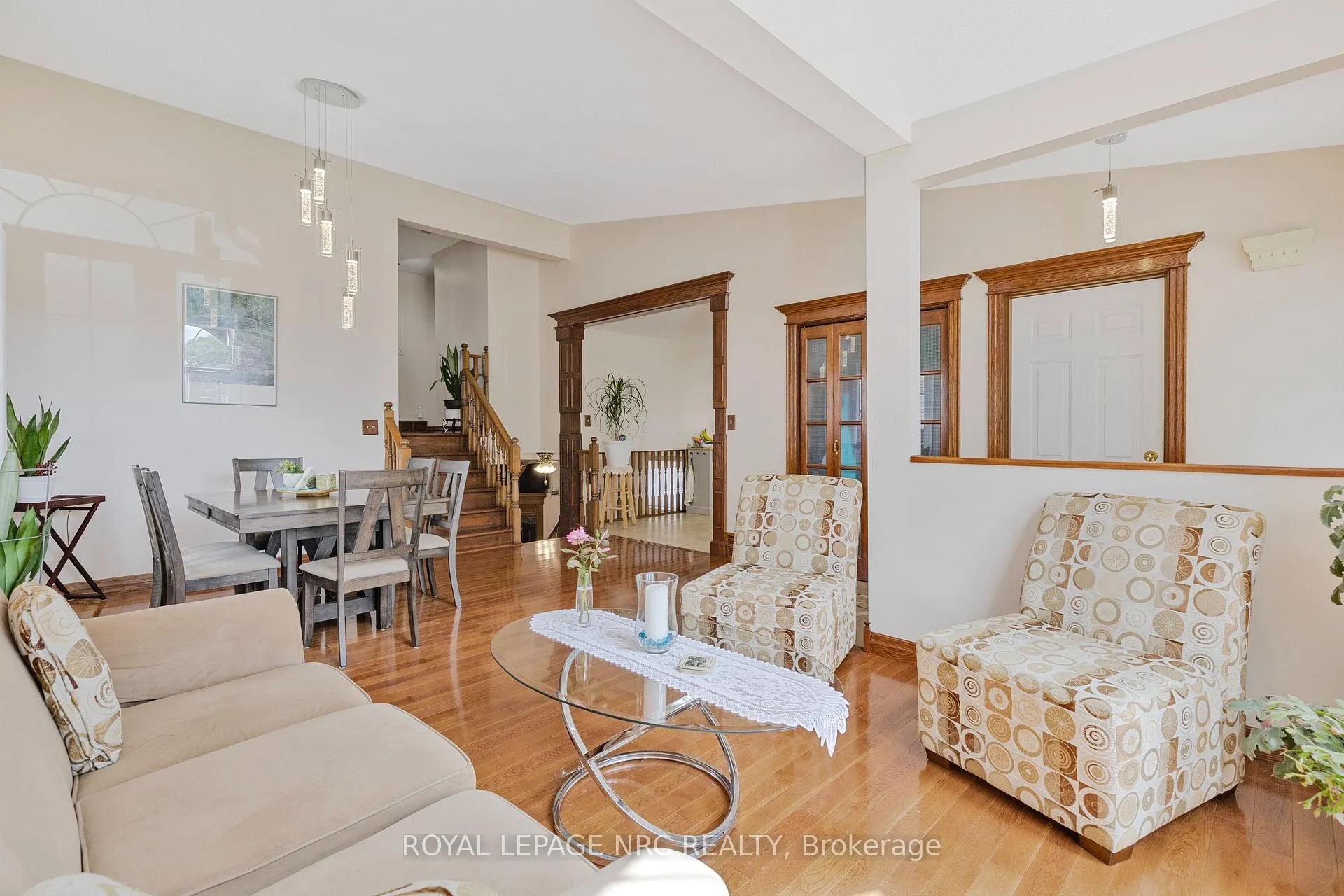 Photo 5 of 46 Foxhill Crescent, St. Catharines, Rykert/Vansickle — HOMEH