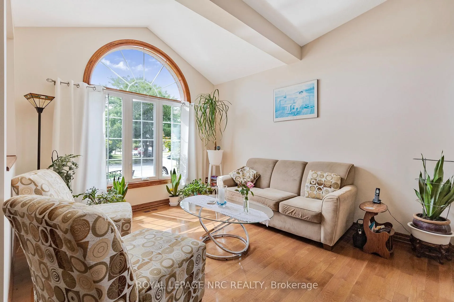 Photo 6 of 46 Foxhill Crescent, St. Catharines, Rykert/Vansickle — HOMEH