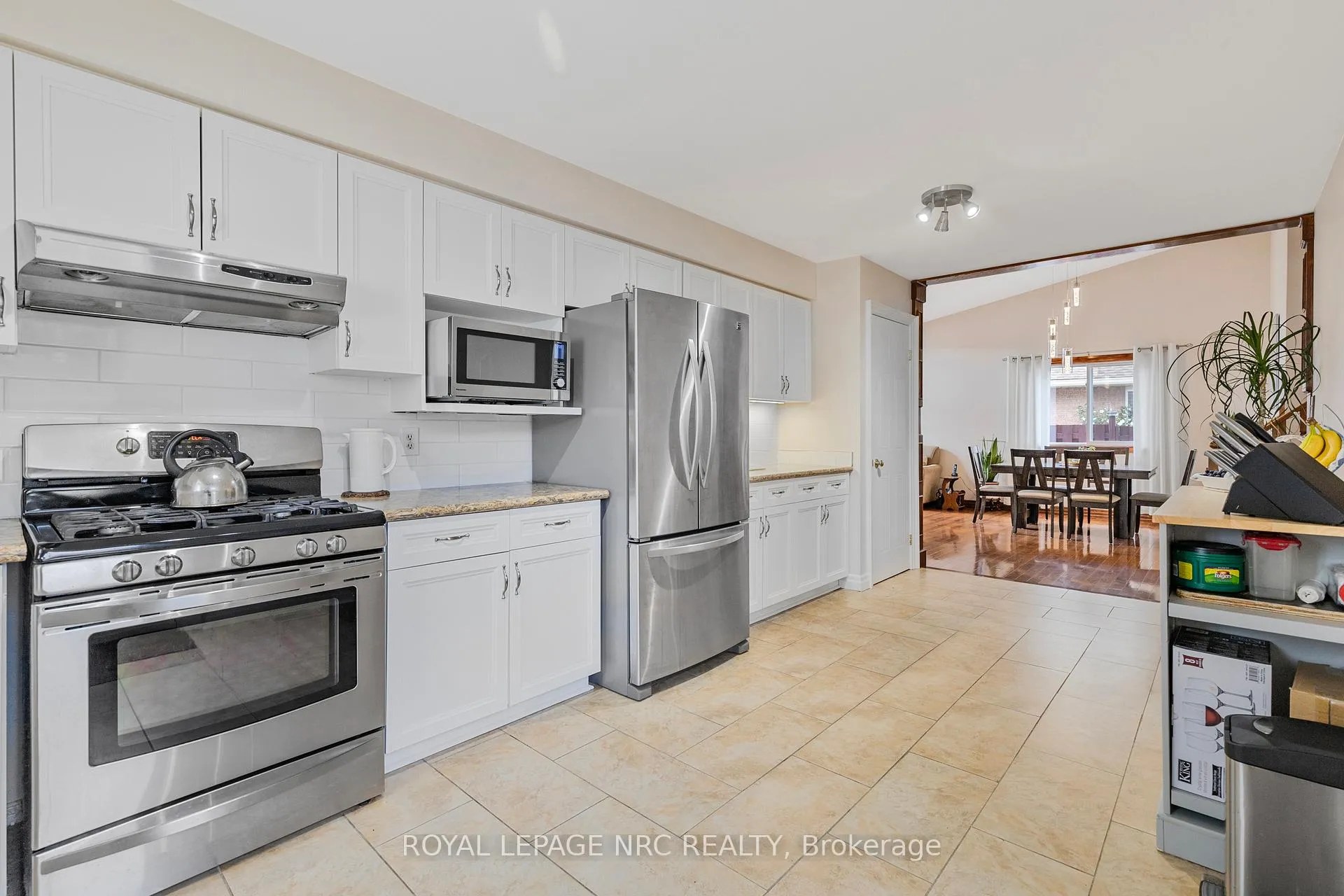 Photo 11 of 46 Foxhill Crescent, St. Catharines, Rykert/Vansickle — HOMEH