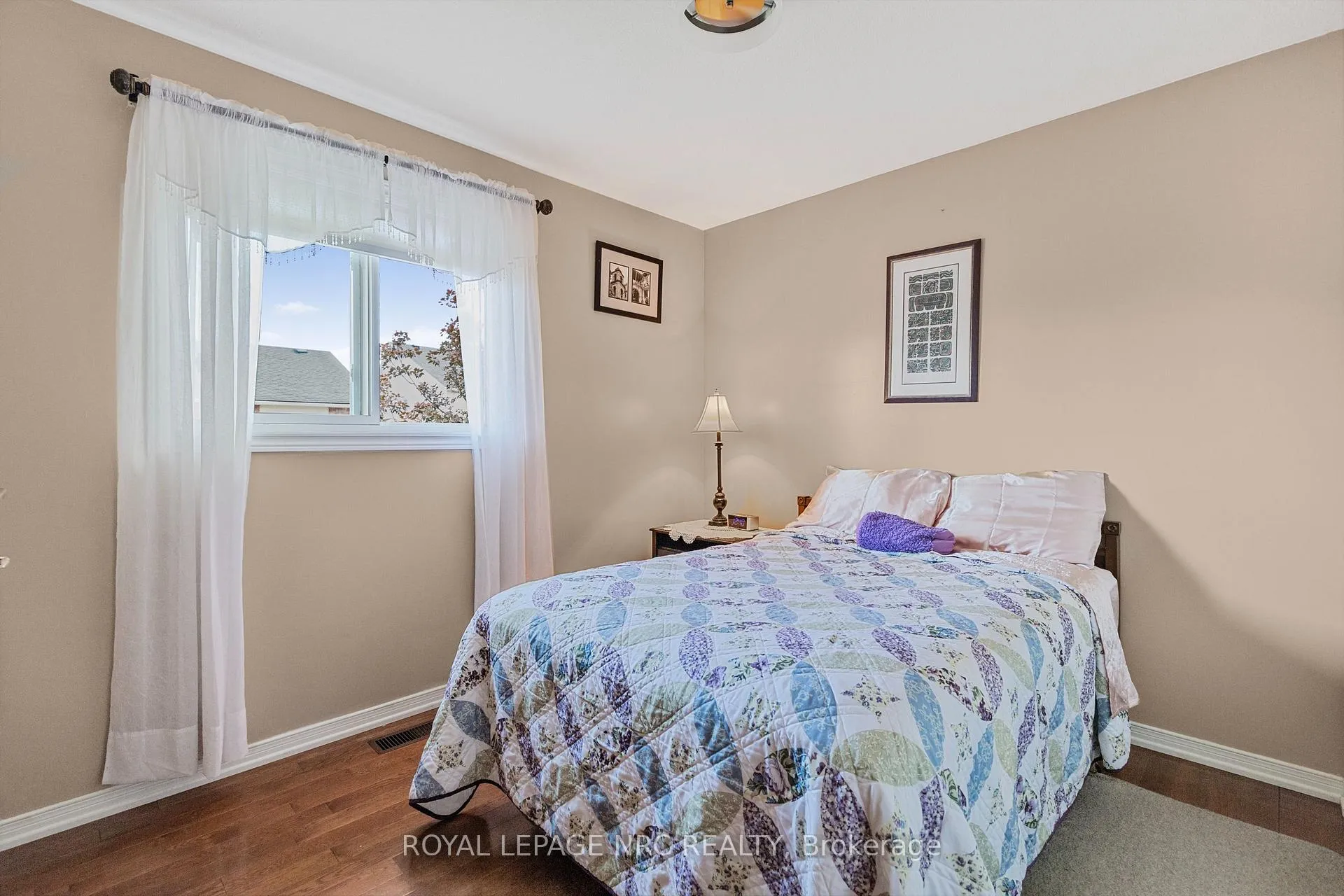 Photo 17 of 46 Foxhill Crescent, St. Catharines, Rykert/Vansickle — HOMEH