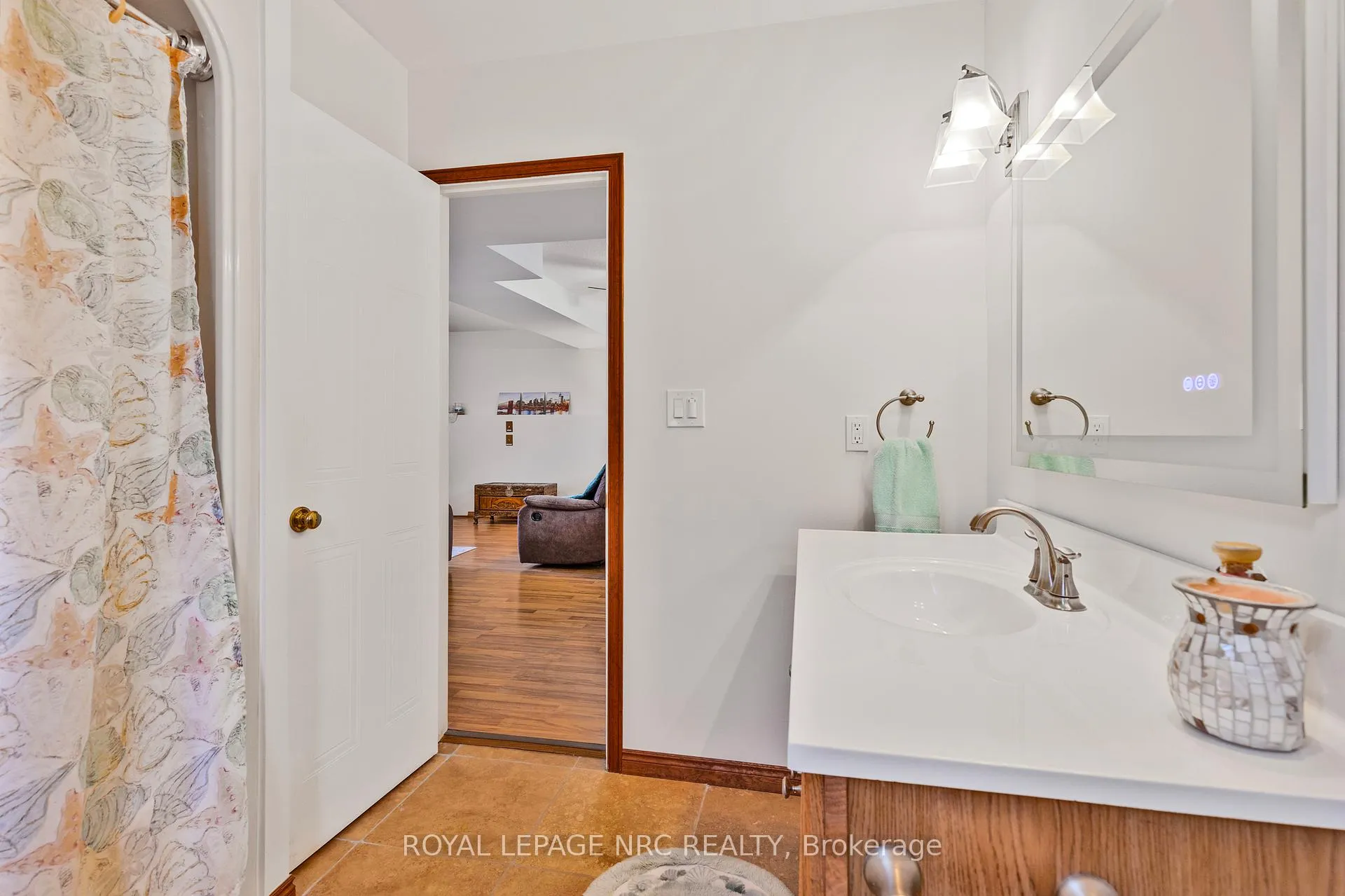 Photo 23 of 46 Foxhill Crescent, St. Catharines, Rykert/Vansickle — HOMEH