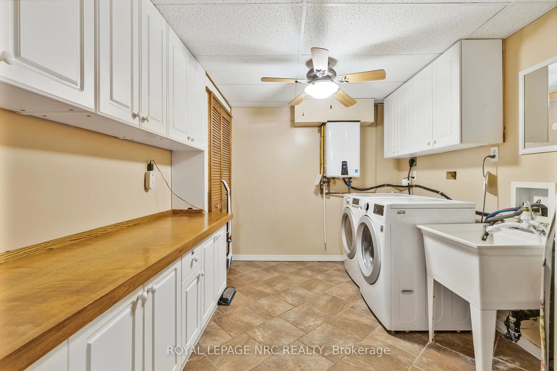 Photo 29 of 46 Foxhill Crescent, St. Catharines, Rykert/Vansickle — HOMEH