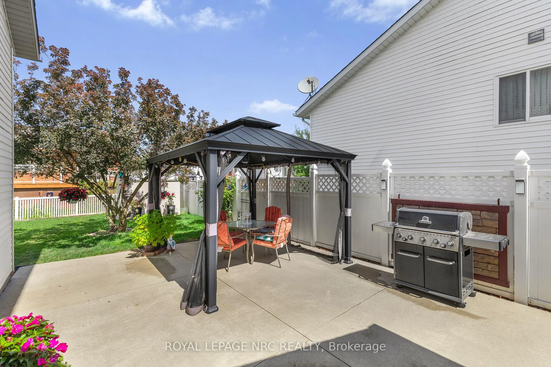 Photo 31 of 46 Foxhill Crescent, St. Catharines, Rykert/Vansickle — HOMEH