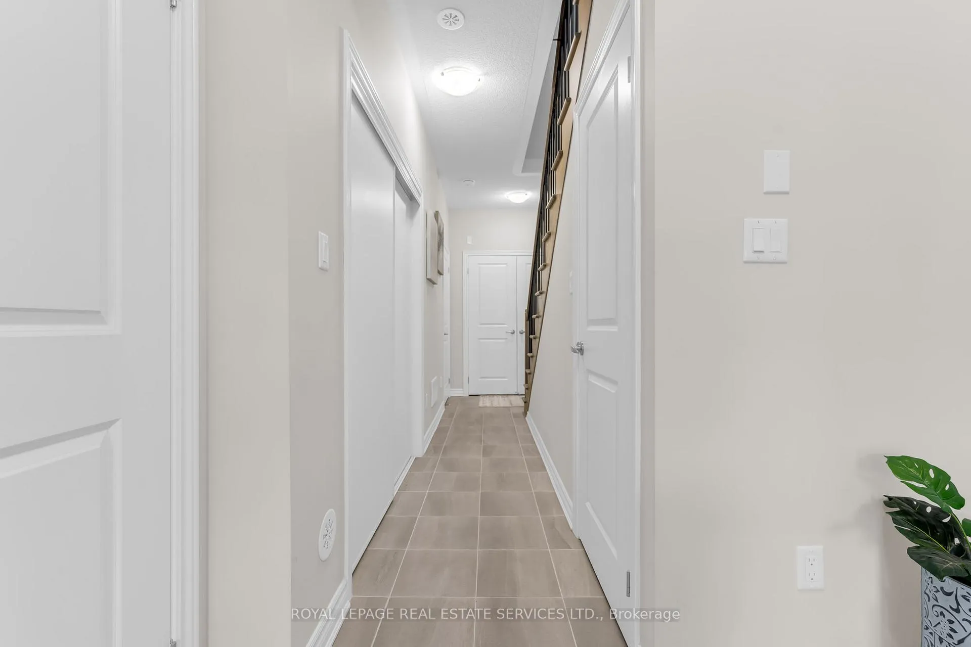 Photo 4 of 1238 Restivo Lane, Milton, Ford — HOMEH