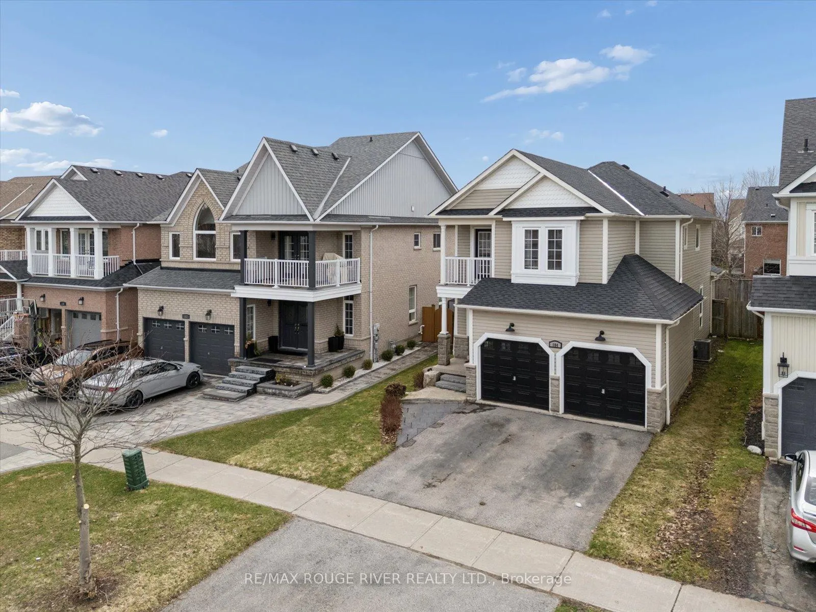 Photo 2 of 184 Cachet Boulevard, Whitby, Brooklin — HOMEH