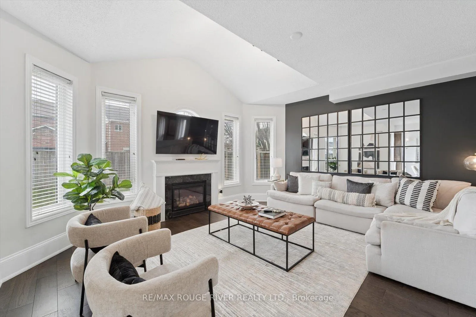 Photo 9 of 184 Cachet Boulevard, Whitby, Brooklin — HOMEH