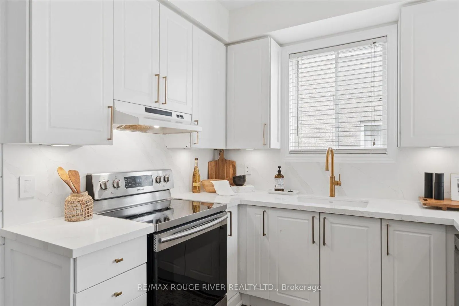 Photo 17 of 184 Cachet Boulevard, Whitby, Brooklin — HOMEH