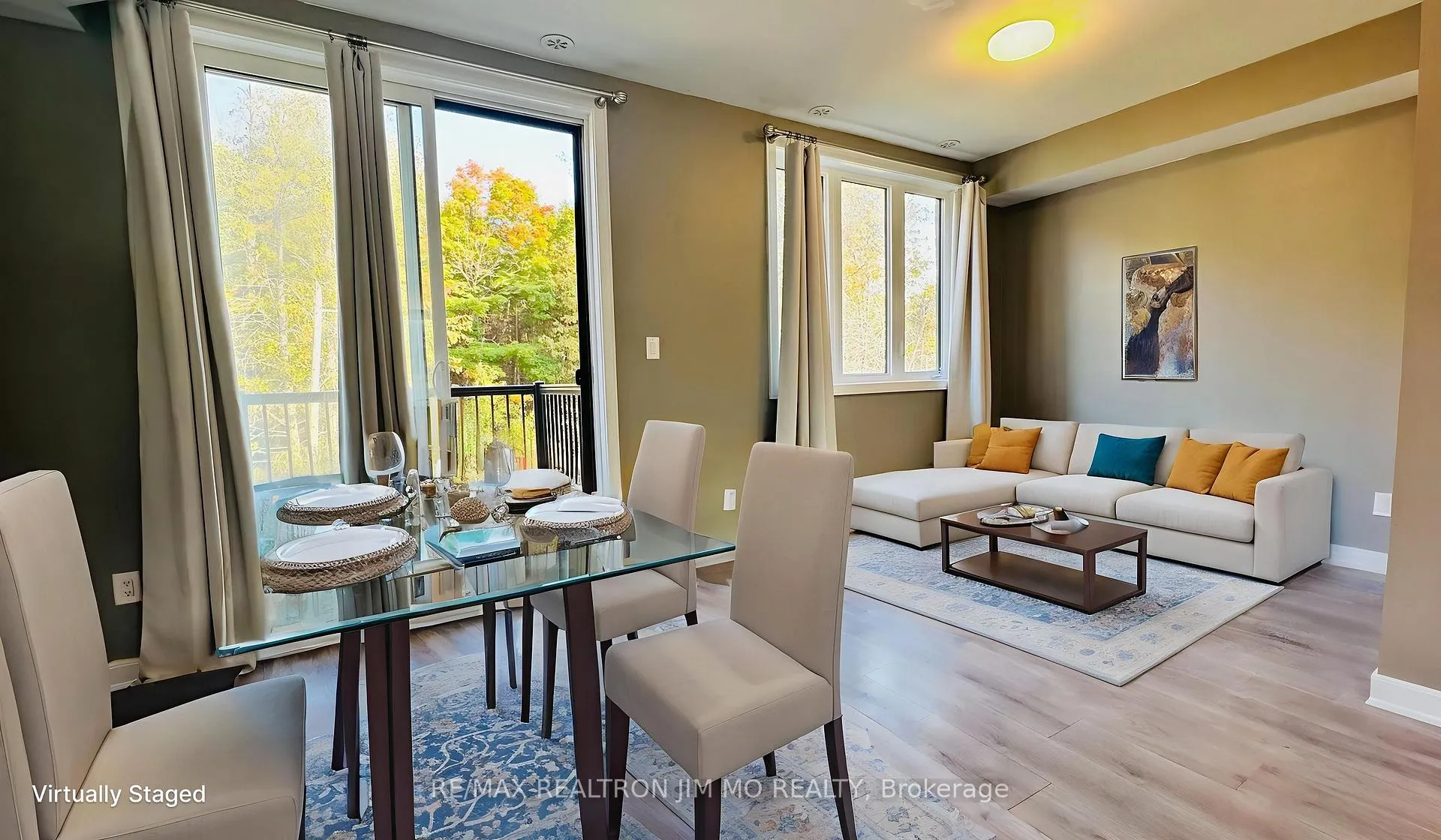 Photo 5 of 114 Blue Forest Crescent, Barrie, Innis-Shore — HOMEH