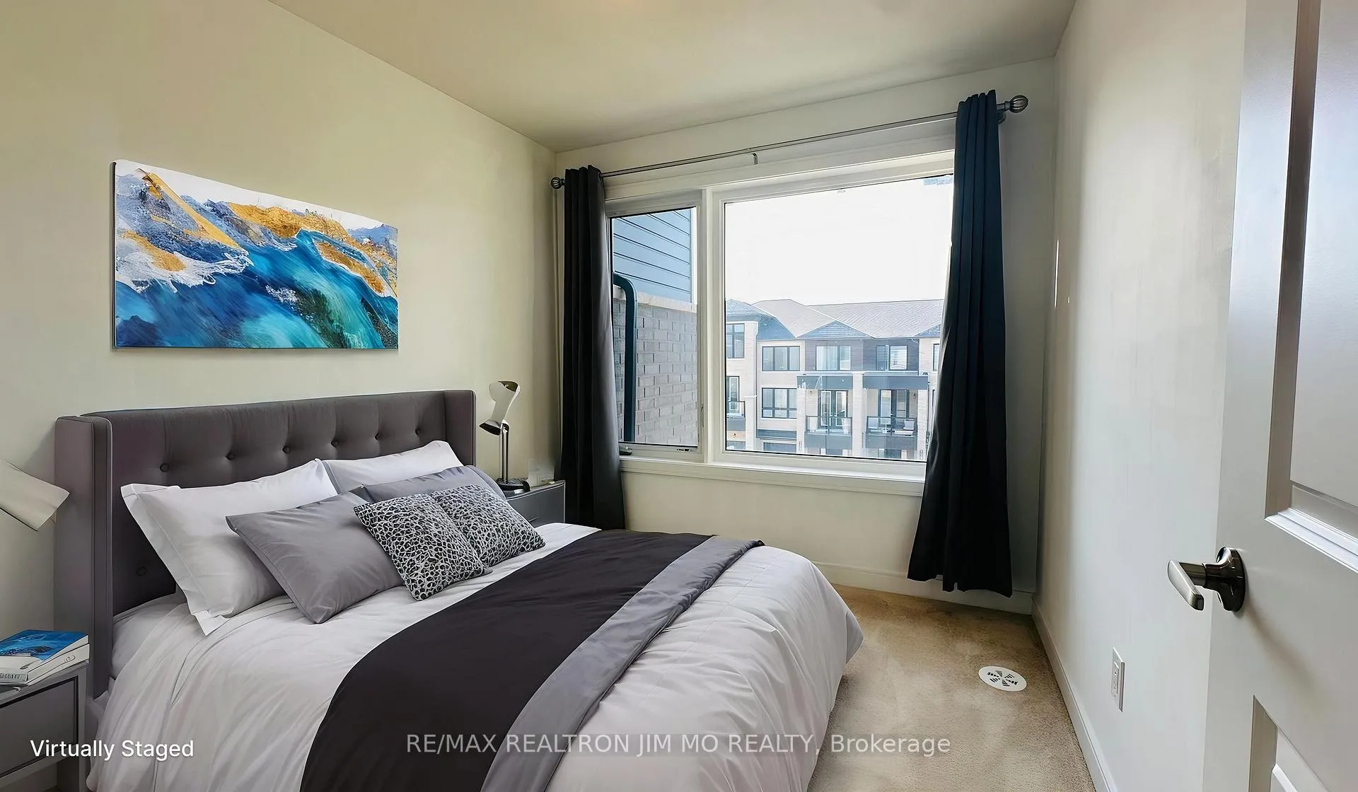 Photo 6 of 114 Blue Forest Crescent, Barrie, Innis-Shore — HOMEH