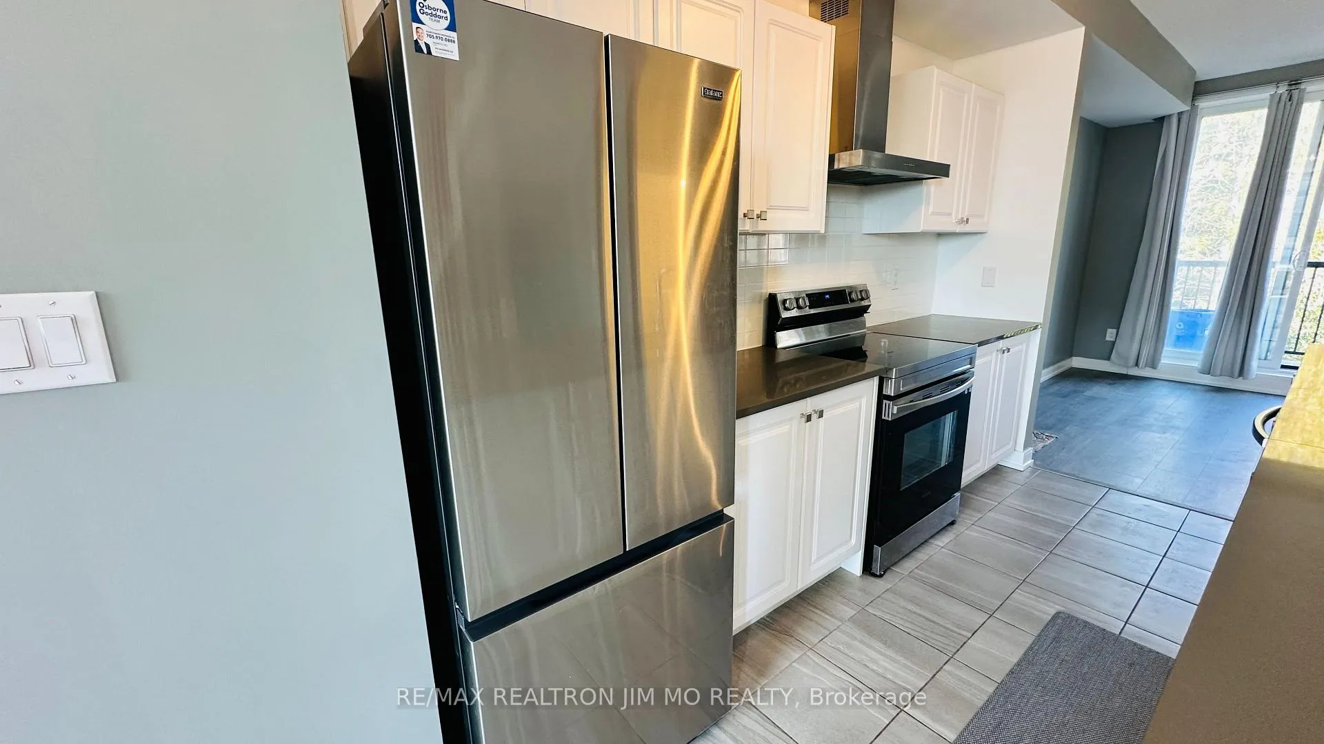 Photo 20 of 114 Blue Forest Crescent, Barrie, Innis-Shore — HOMEH