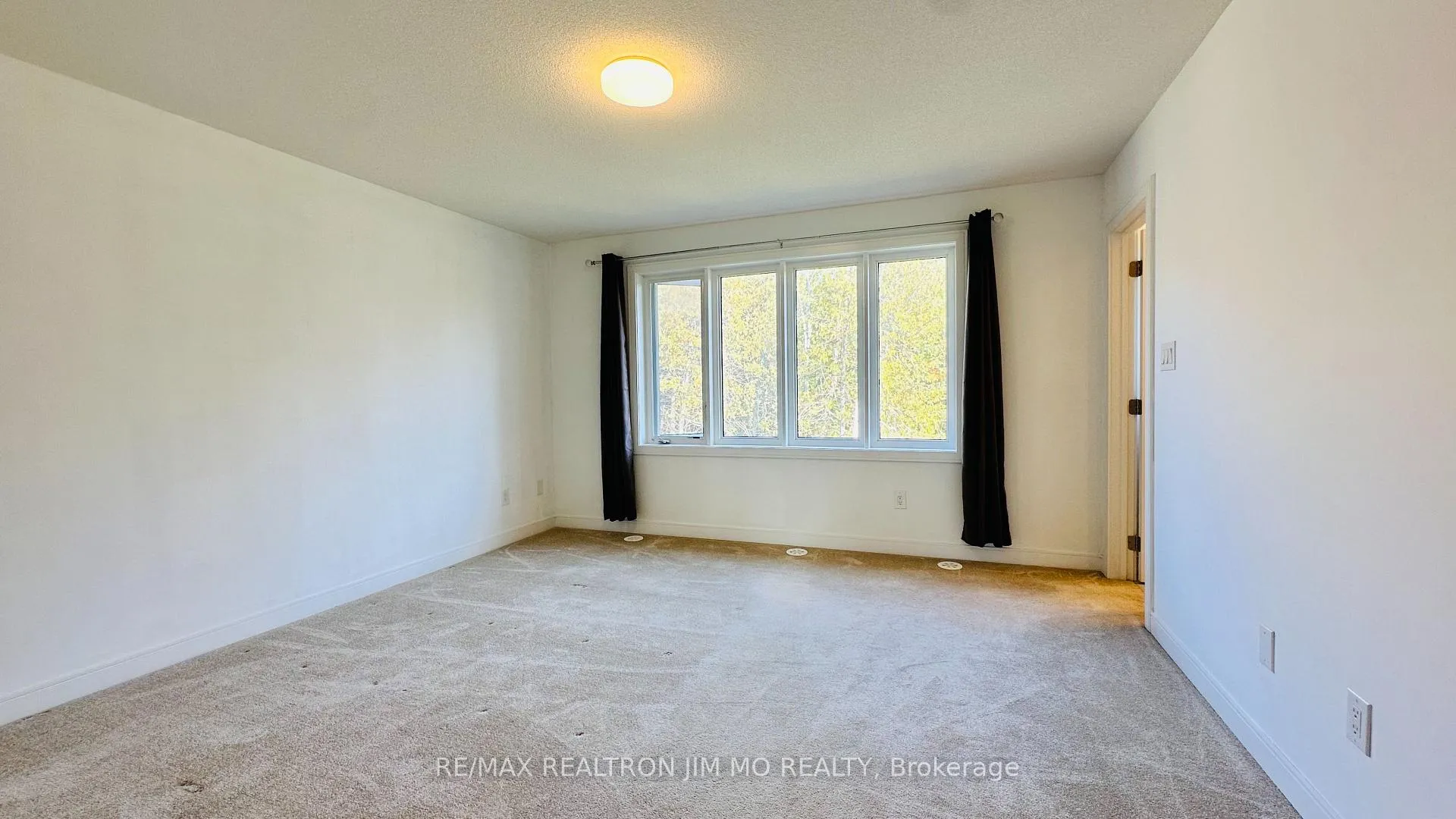 Photo 25 of 114 Blue Forest Crescent, Barrie, Innis-Shore — HOMEH
