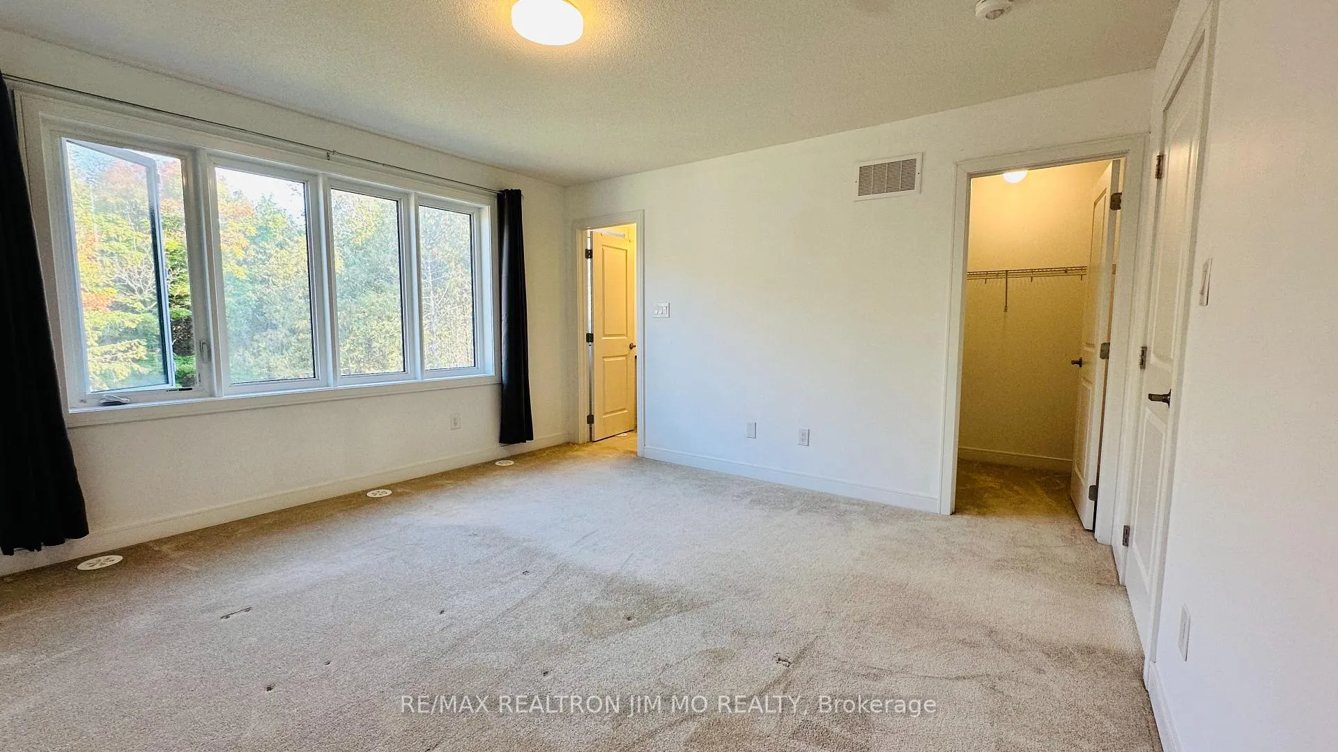 Photo 26 of 114 Blue Forest Crescent, Barrie, Innis-Shore — HOMEH