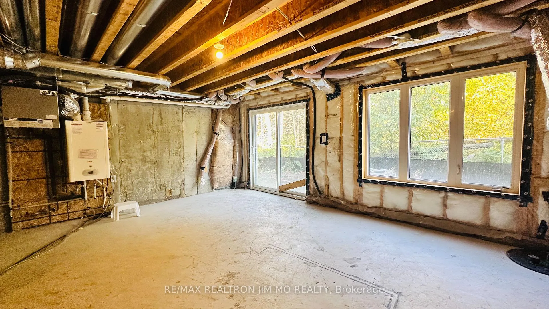 Photo 33 of 114 Blue Forest Crescent, Barrie, Innis-Shore — HOMEH